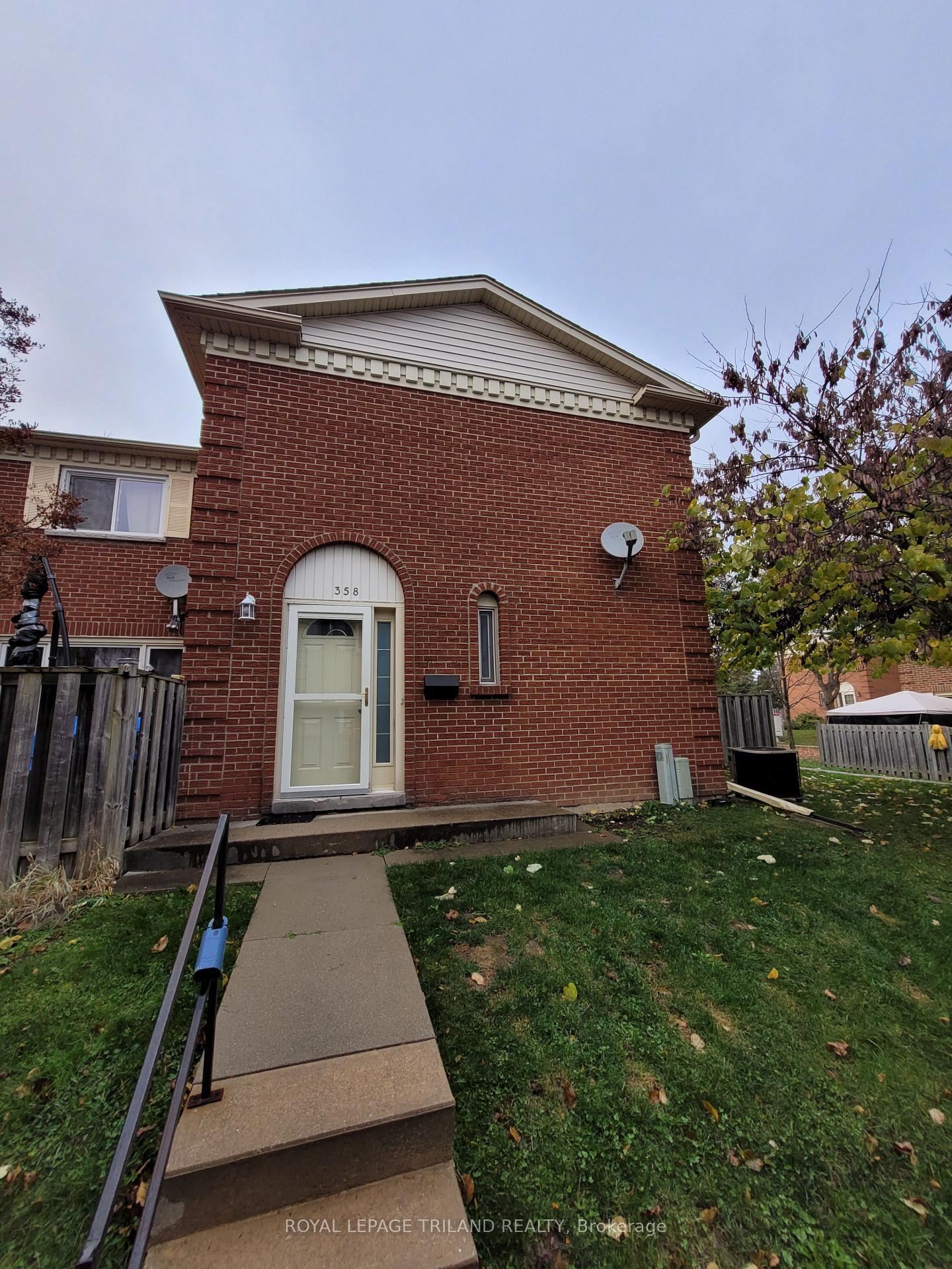 7 - 358 Homestead Court, London North, ON, exterior