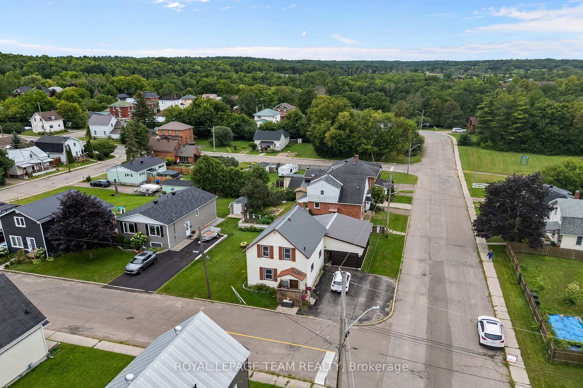 80 Bank Street S, Renfrew, ON, exterior