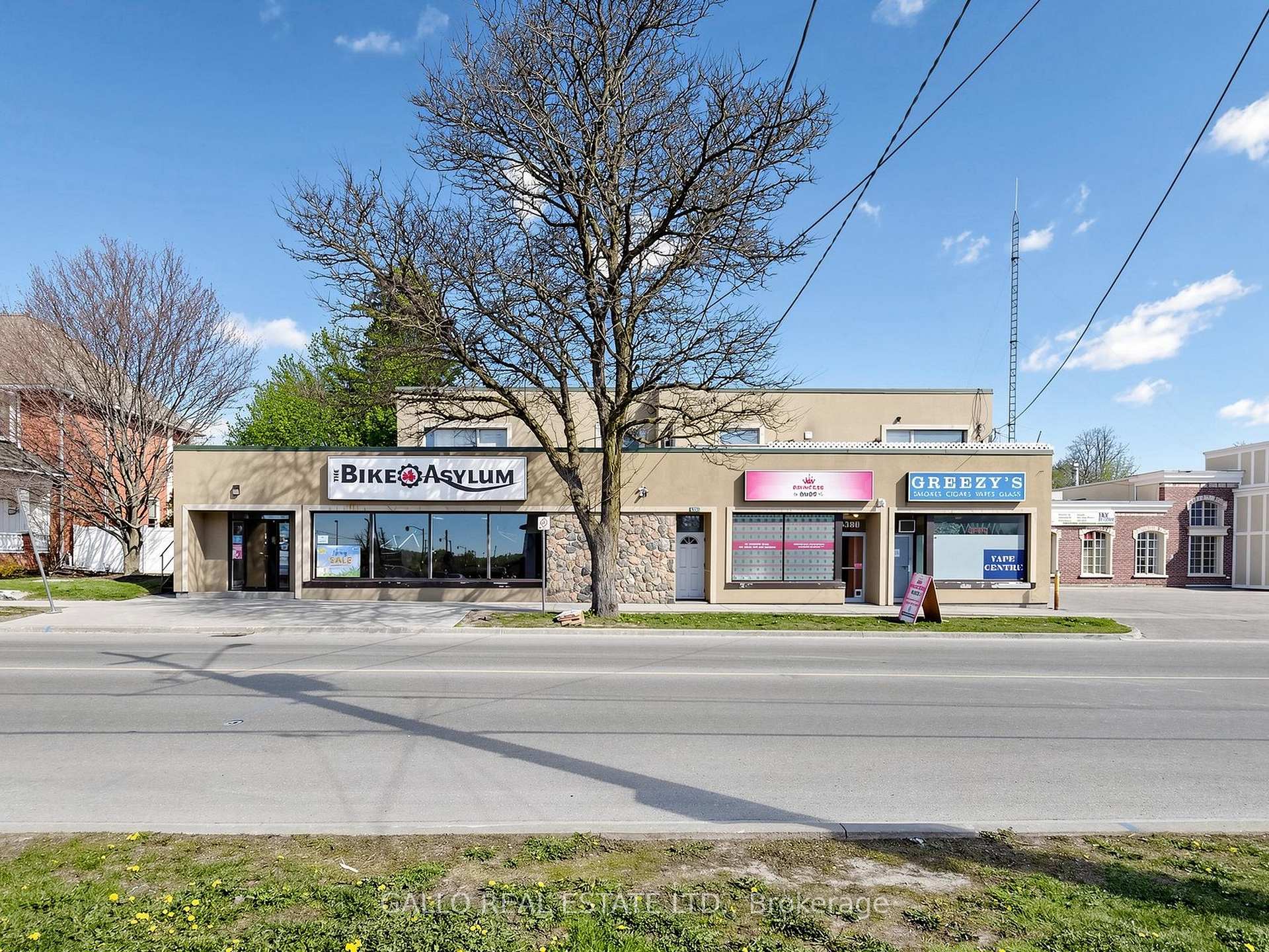 6376-6388 Main Street, Whitchurch-Stouffville, ON, exterior