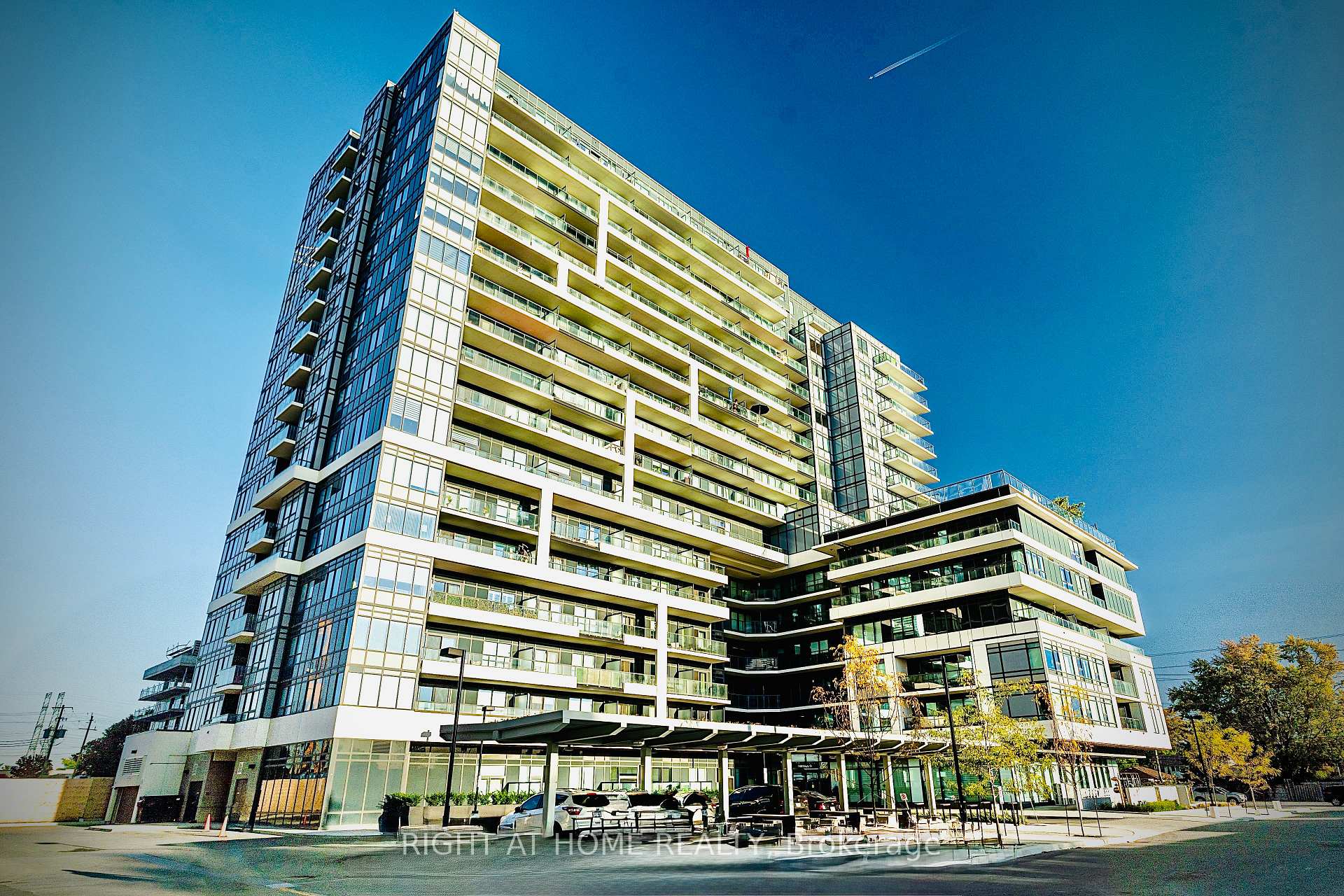 1202 - 1480 Bayly Street W, Pickering, ON, exterior