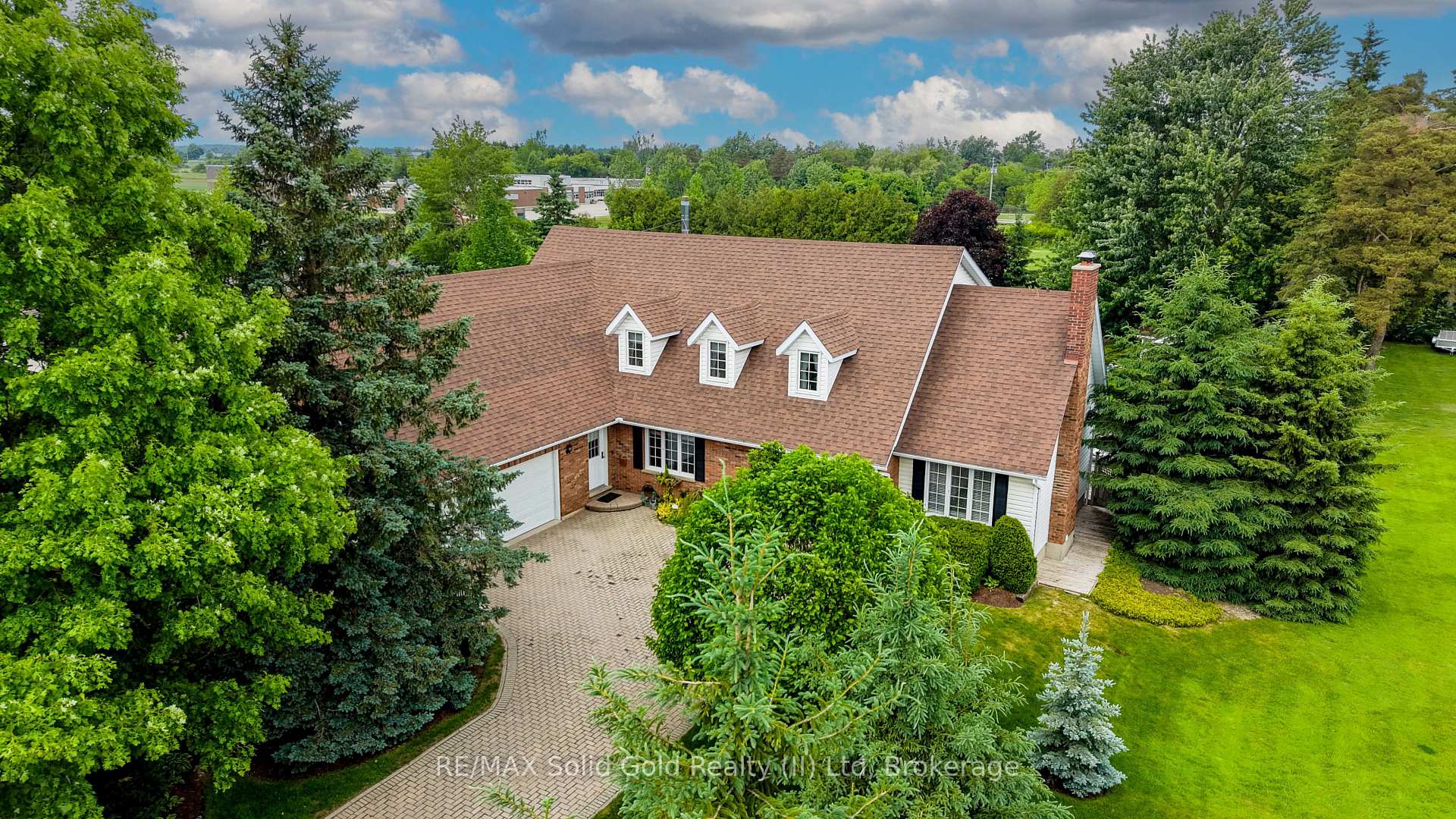 11 Lorraine Drive, Wellesley, ON, exterior