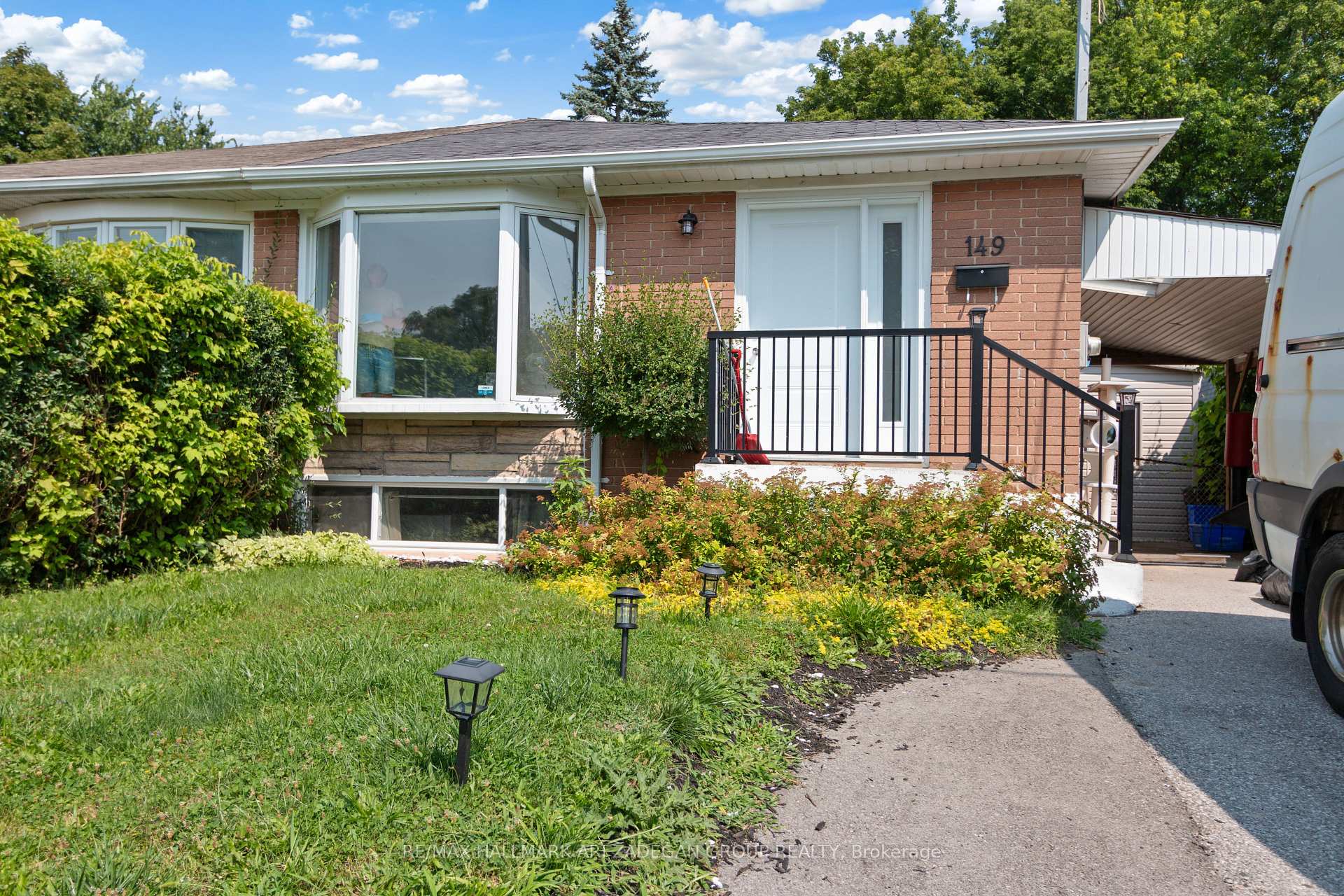 LF - 149 Septonne Avenue, Newmarket, ON, exterior