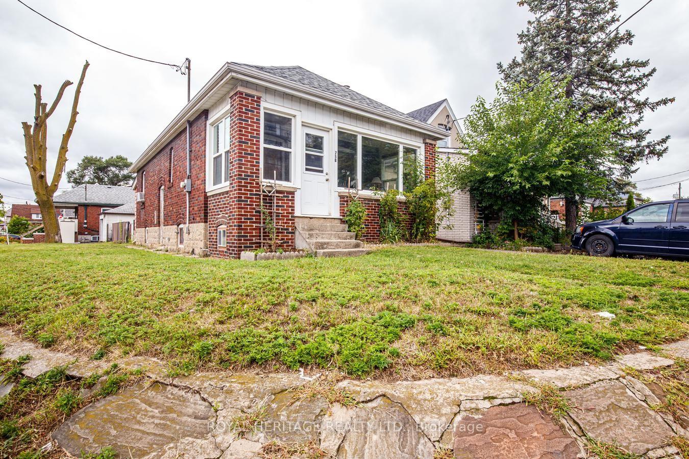 758 Jane Street, Toronto W03, ON, exterior