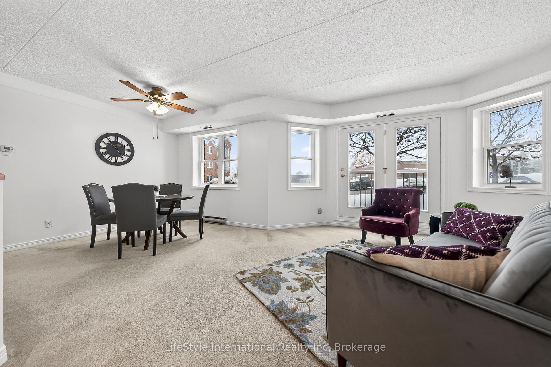 103 - 208 Silvercreek Parkway N, Guelph, ON, exterior