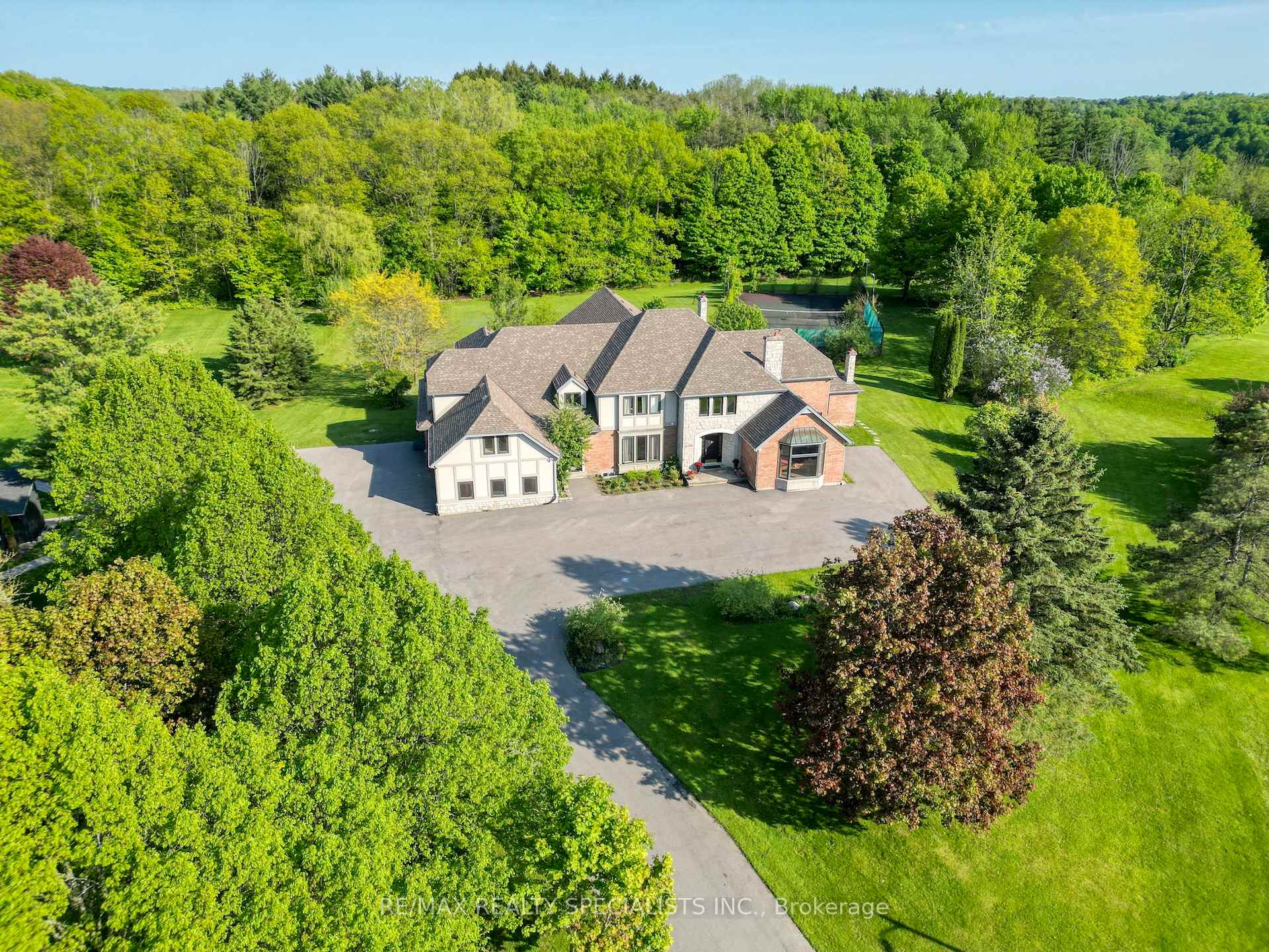 6399 Chelsea Road, Burlington, ON, exterior