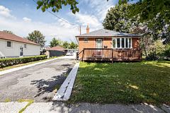 26 Sunset Boulevard, Brampton, ON, exterior