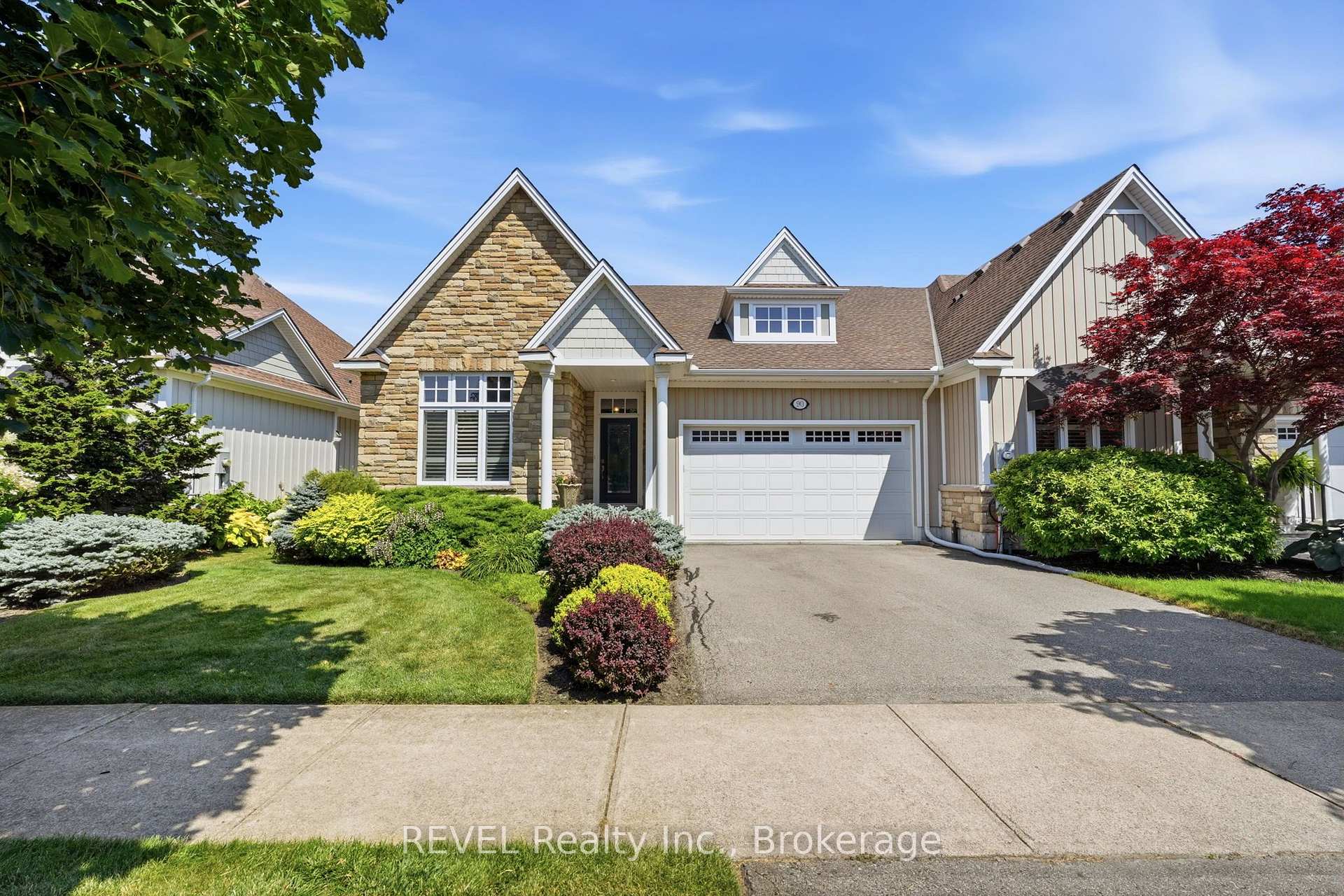 90 Sunrise Court, Fort Erie, ON, exterior