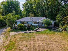 1181 Ravenshoe Road, East Gwillimbury, ON, exterior