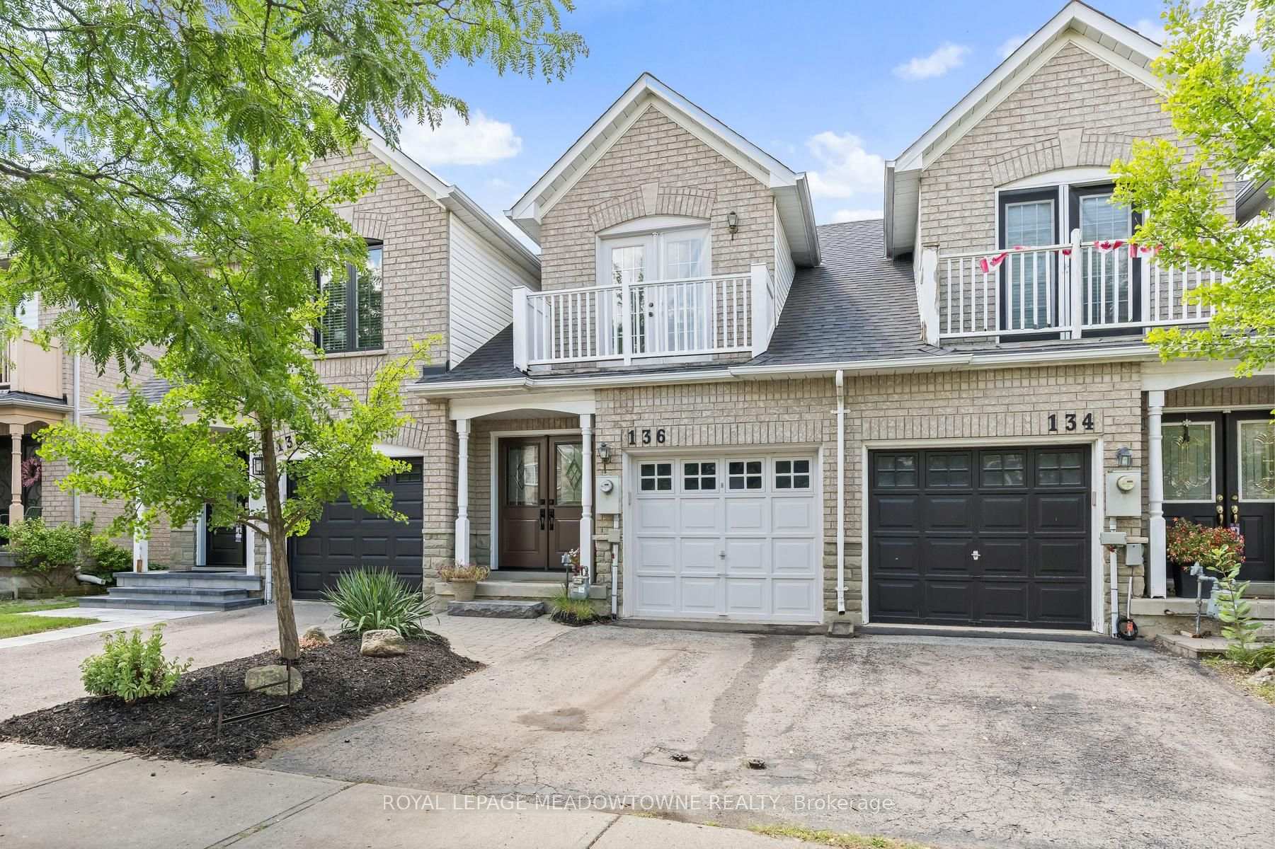 136 Dominion Gardens Drive, Halton Hills, ON, exterior