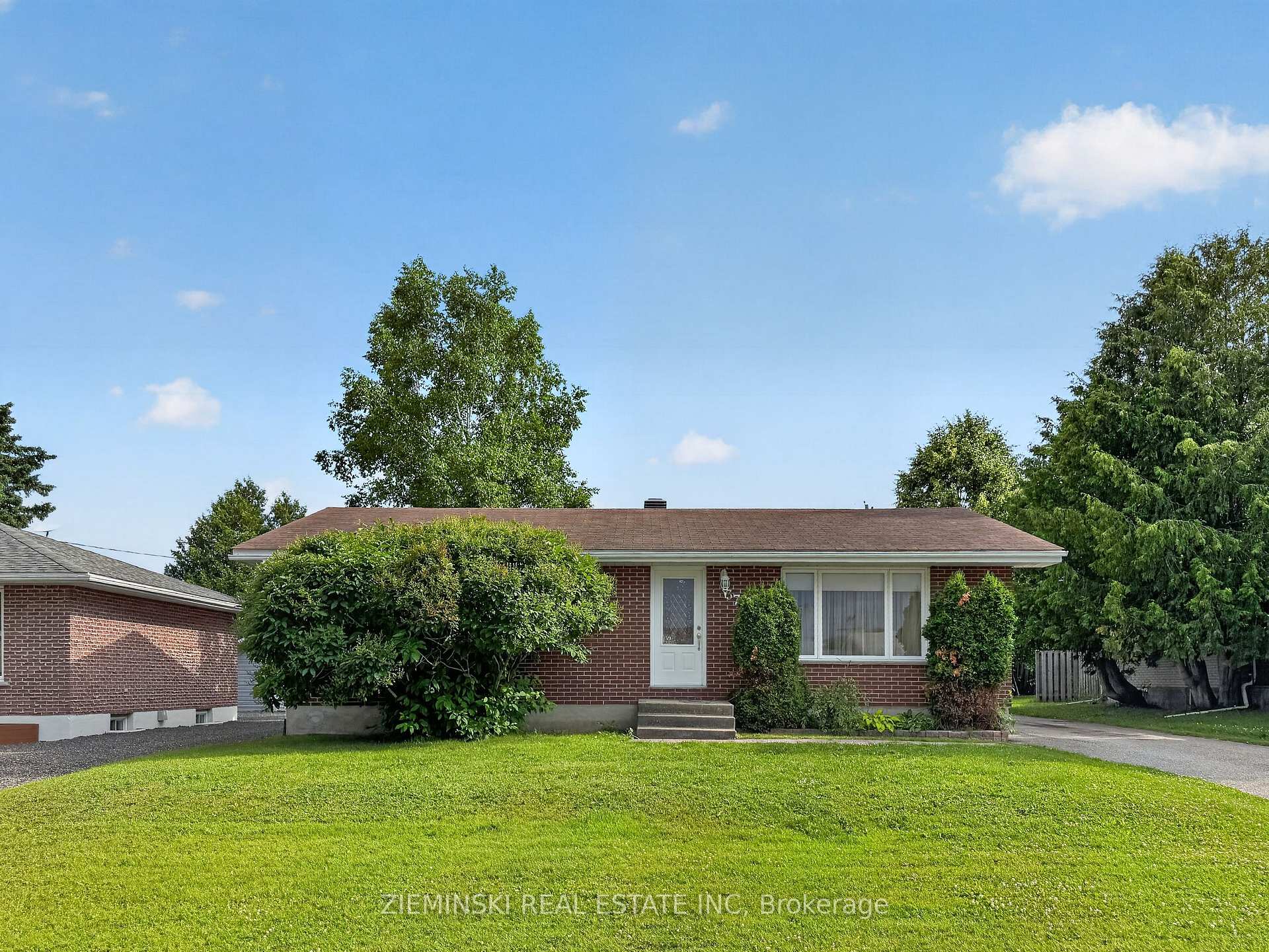 374 Nosov Drive, Iroquois Falls, ON, exterior