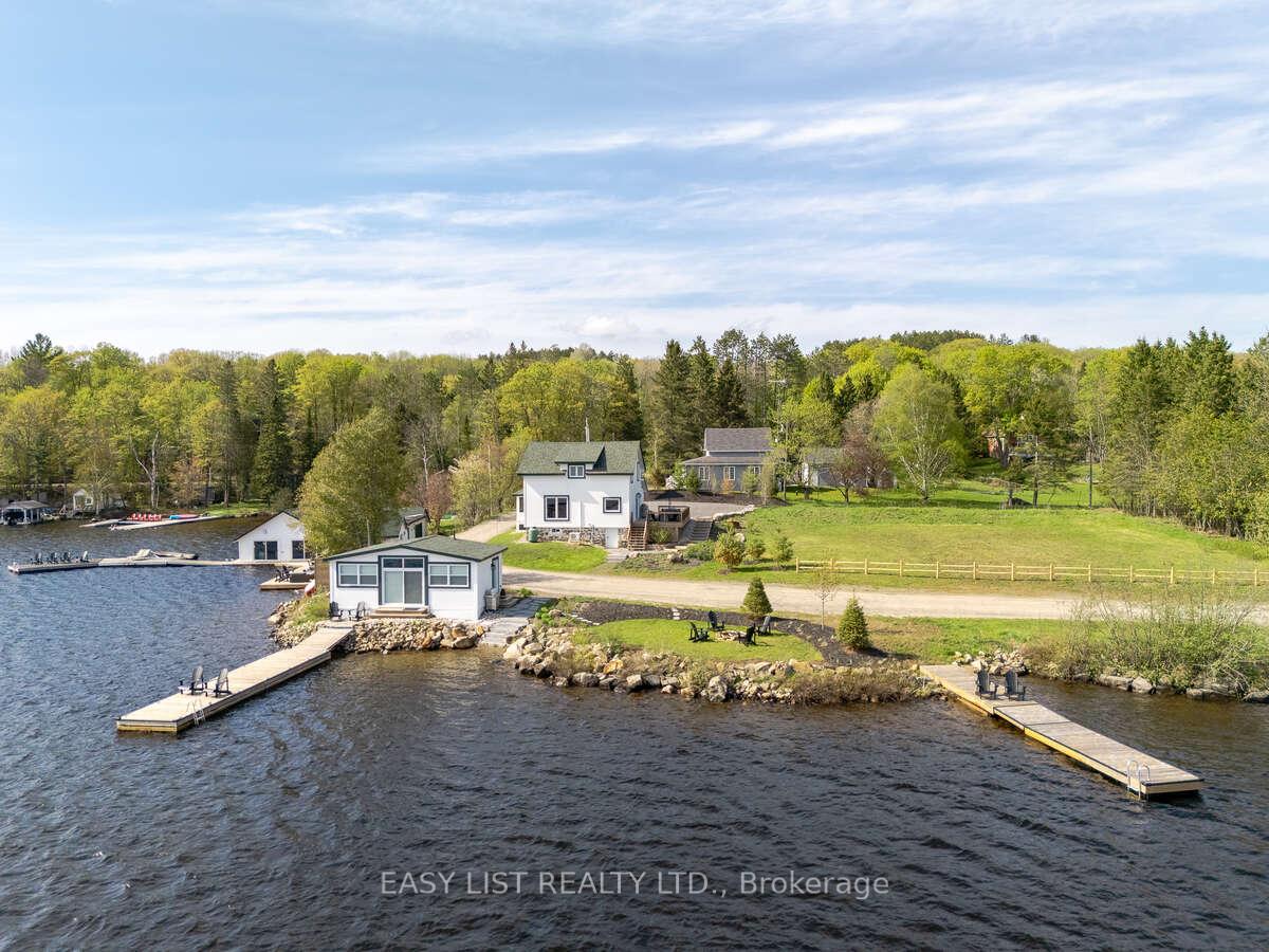 1021 Marina Road, Lake of Bays, ON, exterior