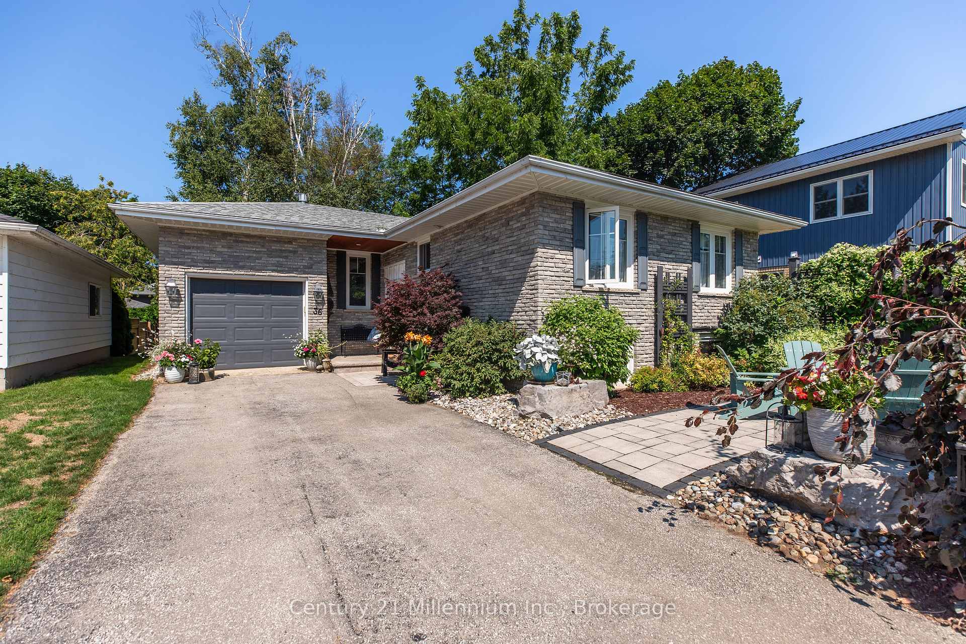 36 Huron Street N, Saugeen Shores, ON, exterior
