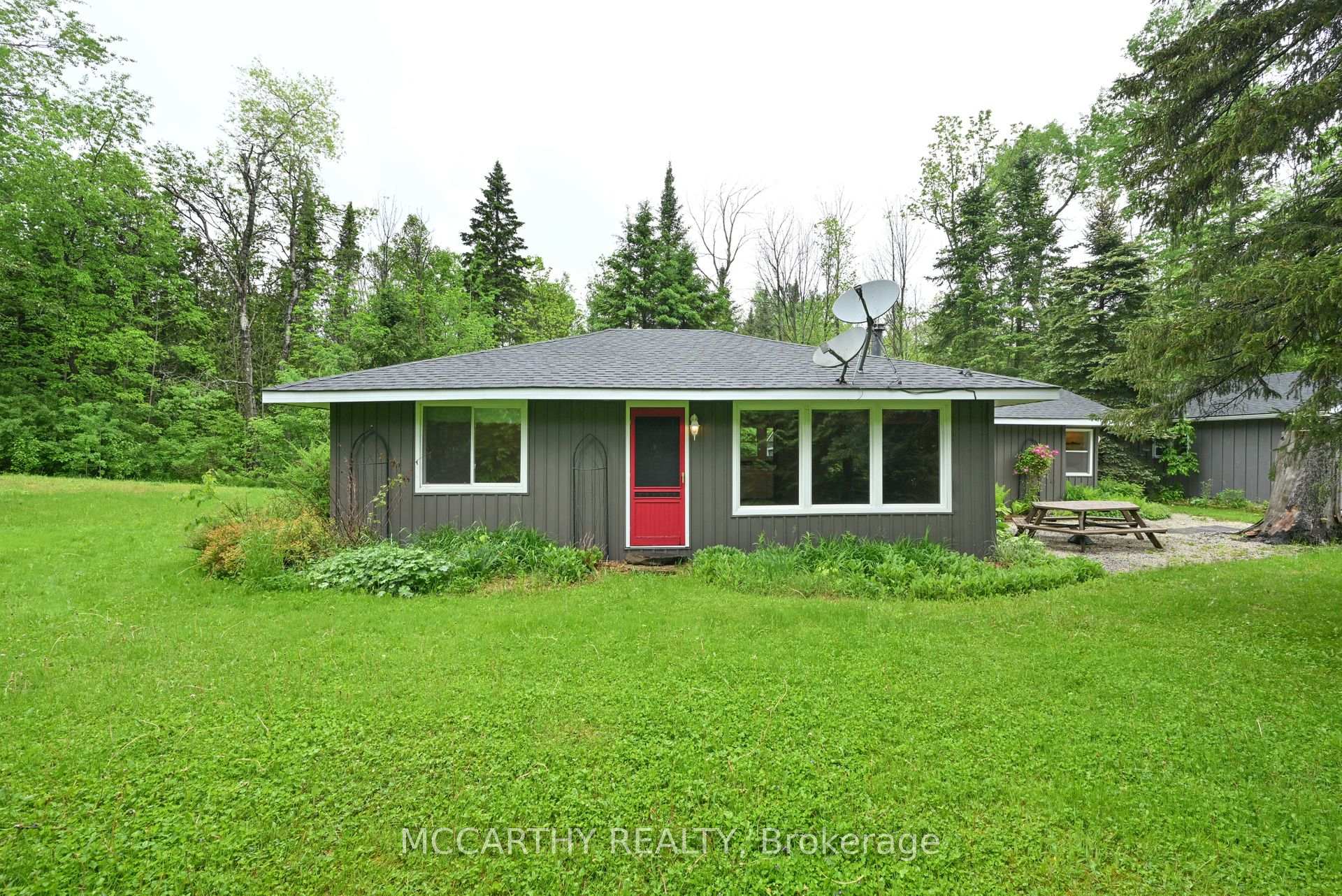 606095 River Road, Mulmur, ON, exterior