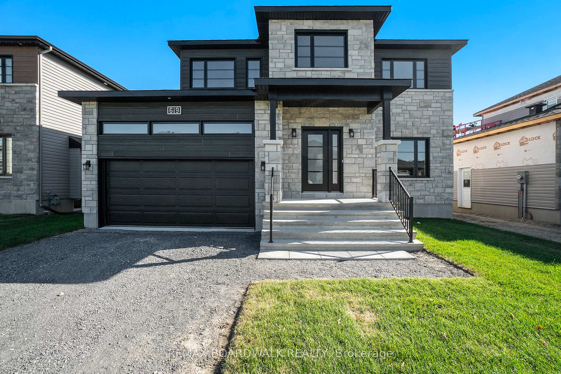 619 Geneva Crescent, Russell, ON, exterior