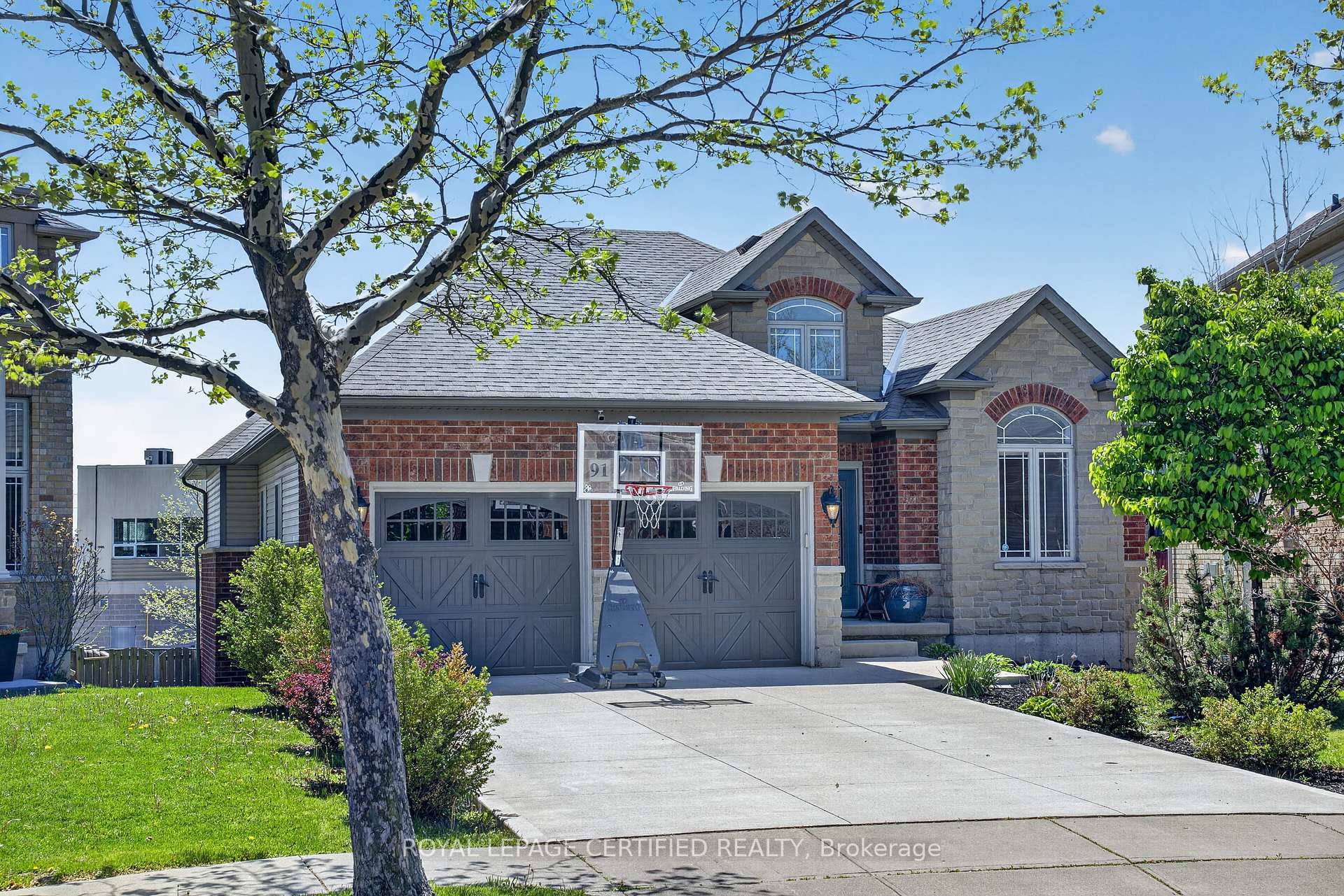91 Candlewood Drive, Hamilton, ON, exterior