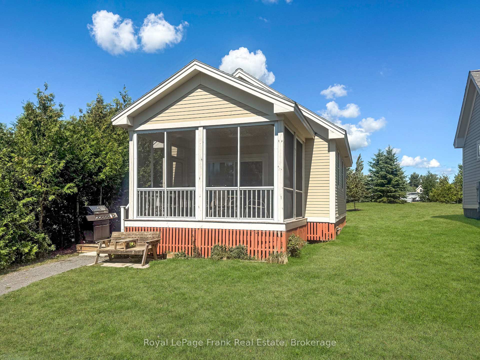 27 - 13 Butternut Lane, Prince Edward County, ON, exterior