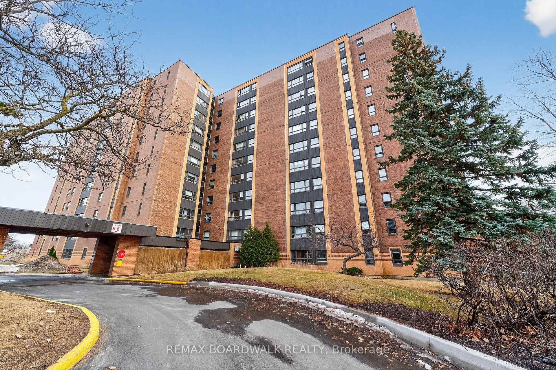 407 - 1356 Meadowlands Drive E, Cityview - Parkwoods Hills - Rideau Shore, ON, exterior