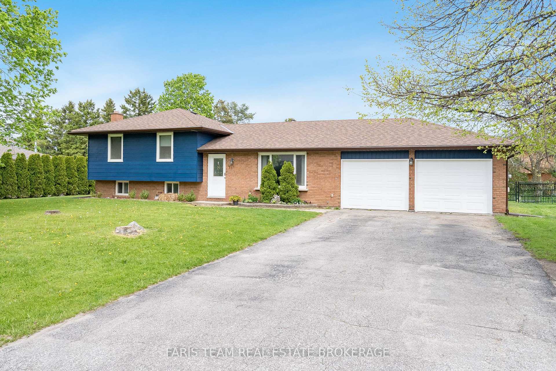 201 Parkside Crescent, Innisfil, ON, exterior