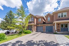19 Naughton Drive, Richmond Hill, ON, exterior