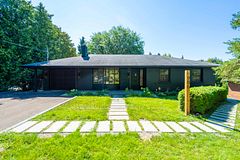 986 Srigley Street, Newmarket, ON, exterior