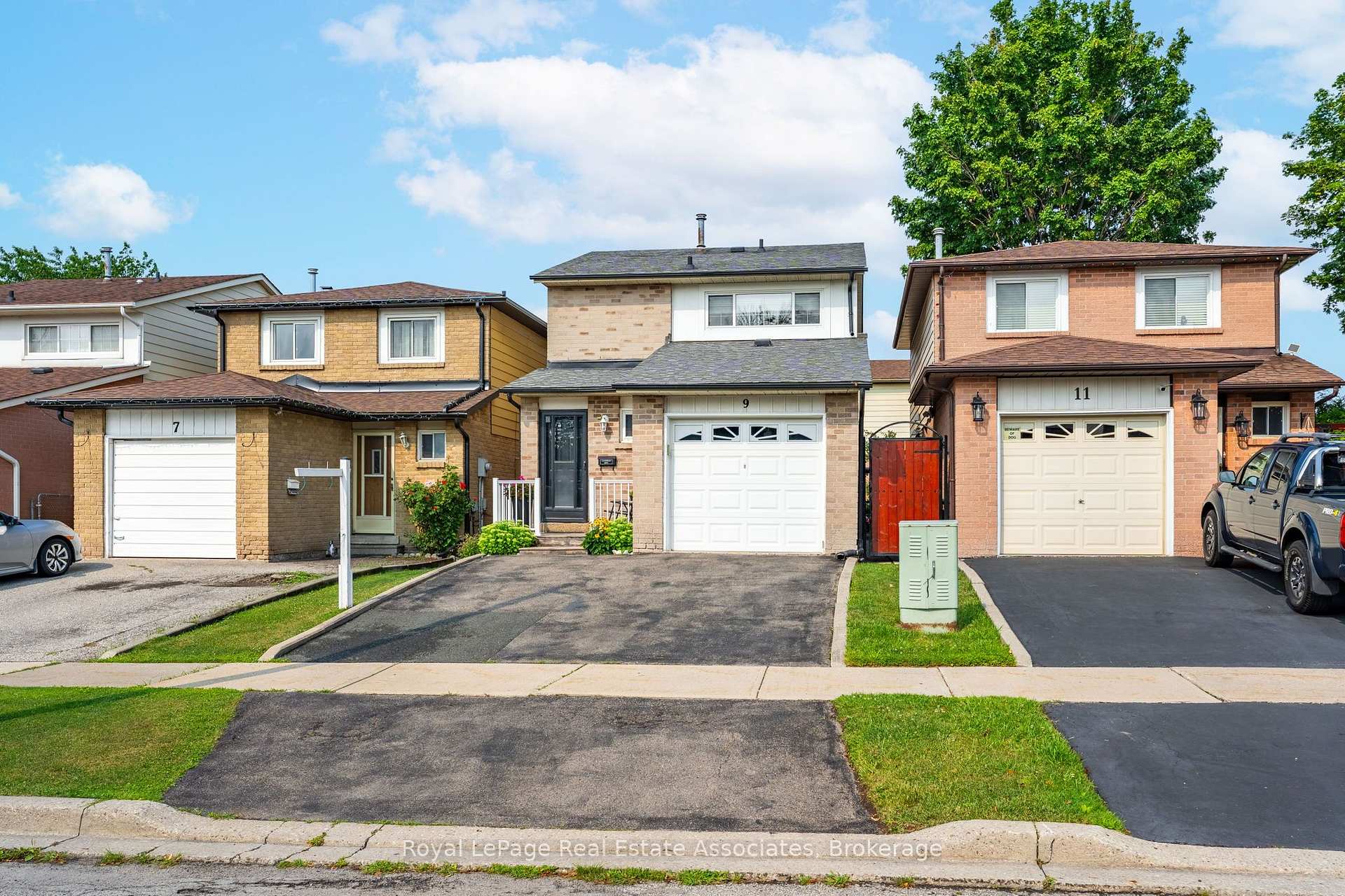 9 Windwood Drive, Toronto W10, ON, exterior