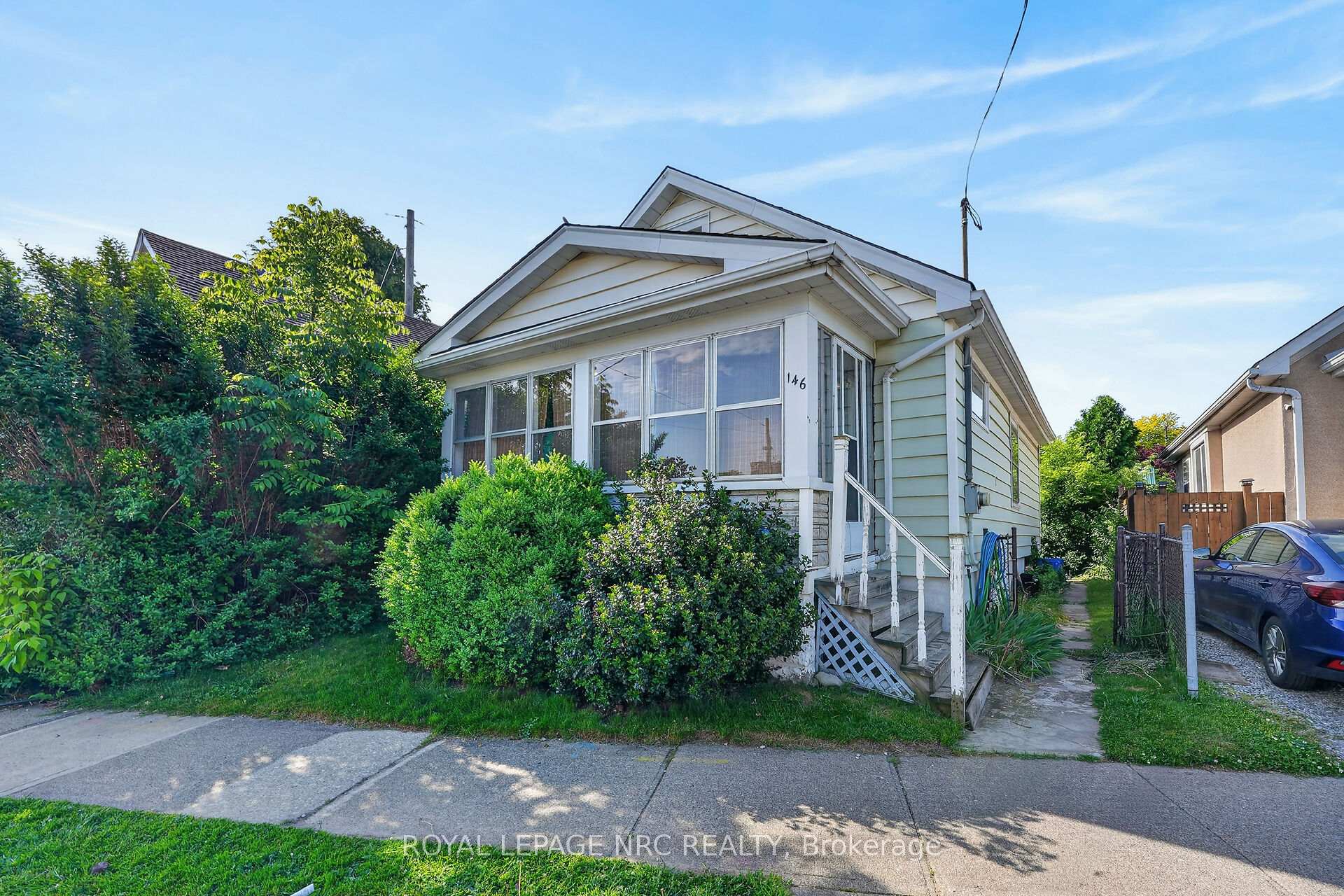 146 Carlton Street, St. Catharines, ON, exterior