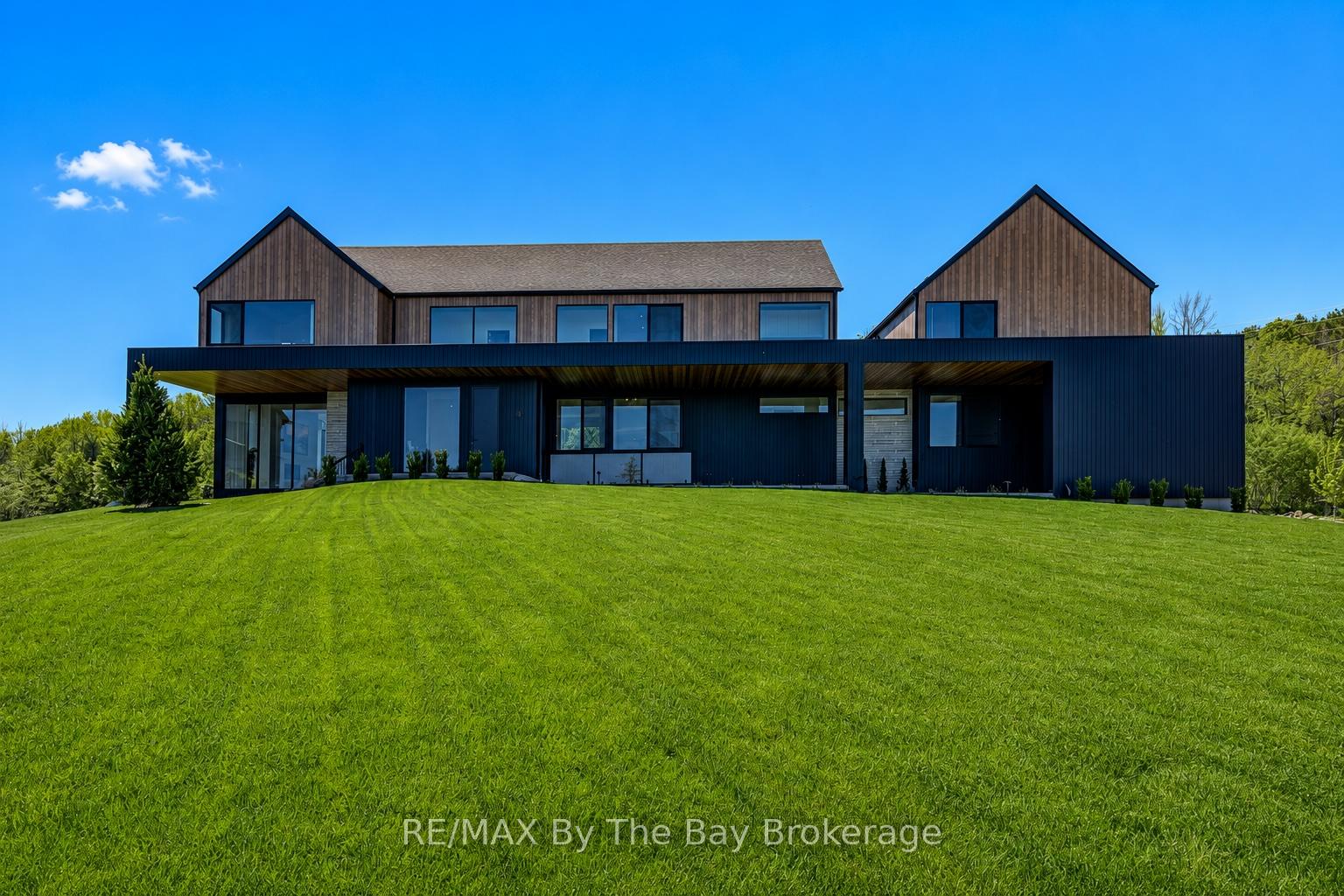 18 Raintree Court, Clearview, ON, exterior