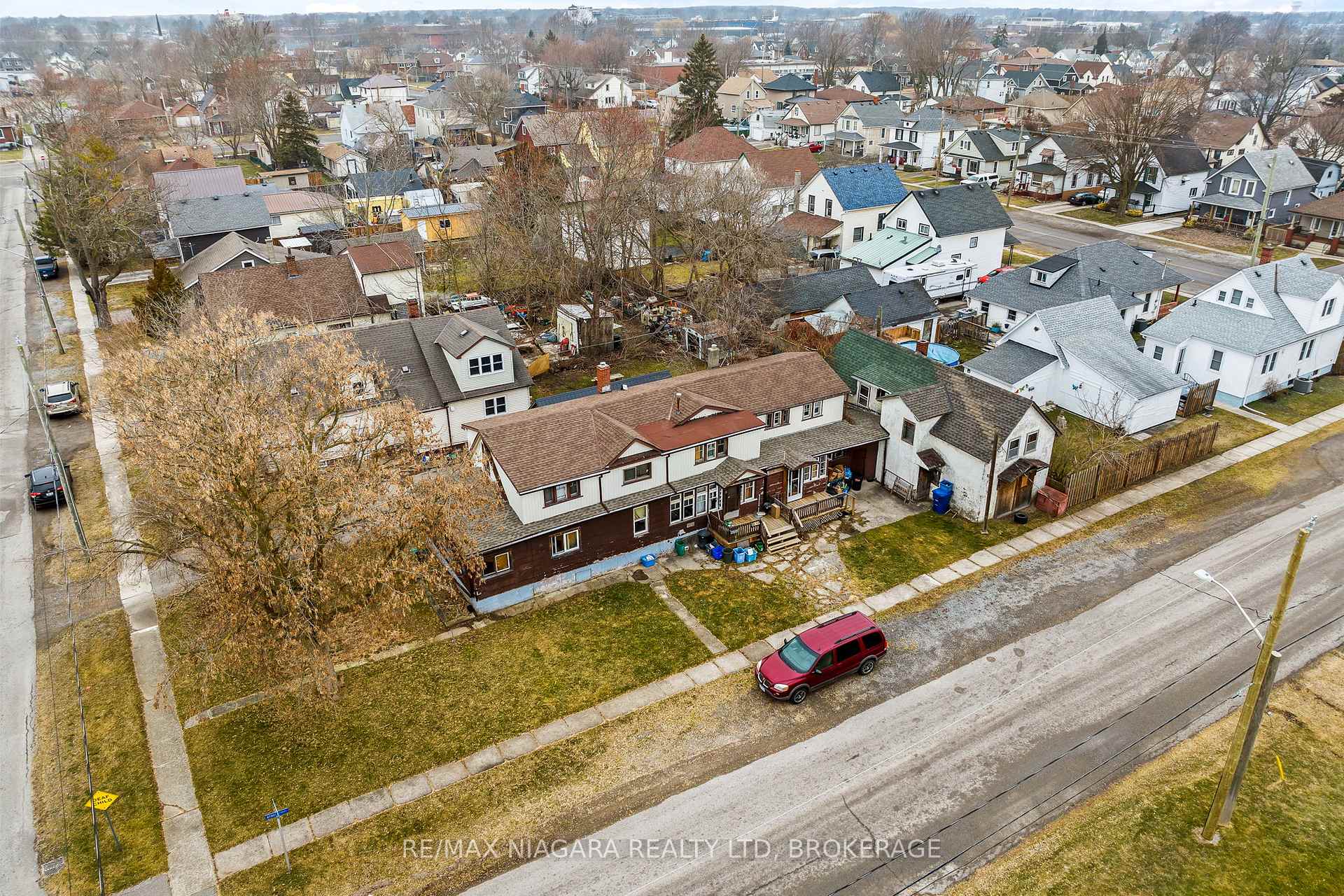 48 Johnston Street, Port Colborne, ON, exterior