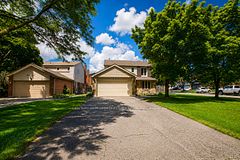 27 Madrid Crescent N, Brampton, ON, exterior