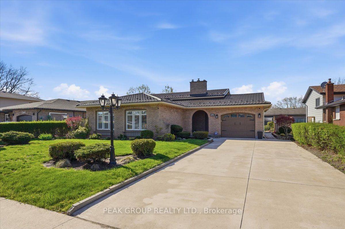7402 Westfield Drive, Niagara Falls, ON, exterior