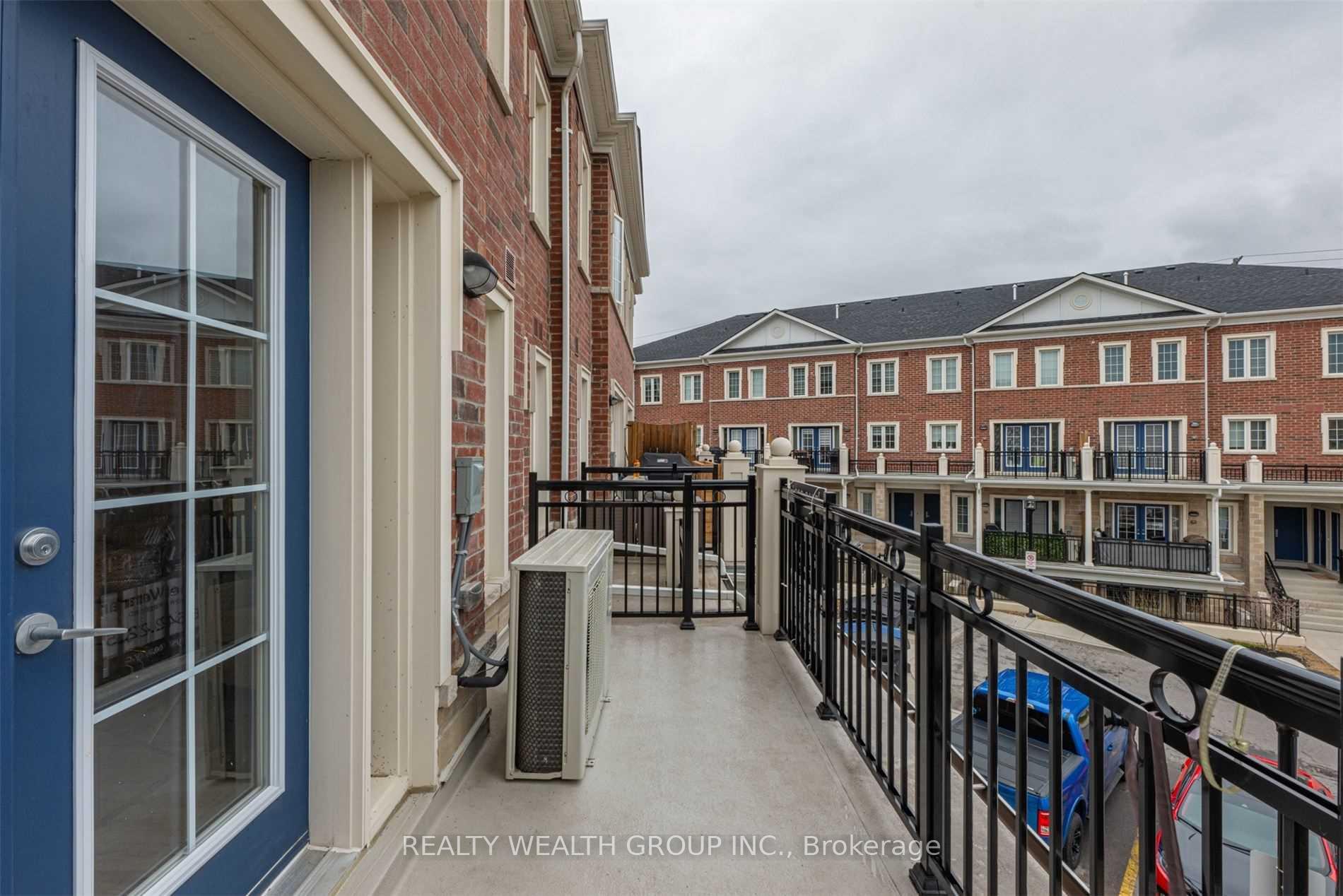 12 - 26 Bruce Street, Vaughan, ON, exterior