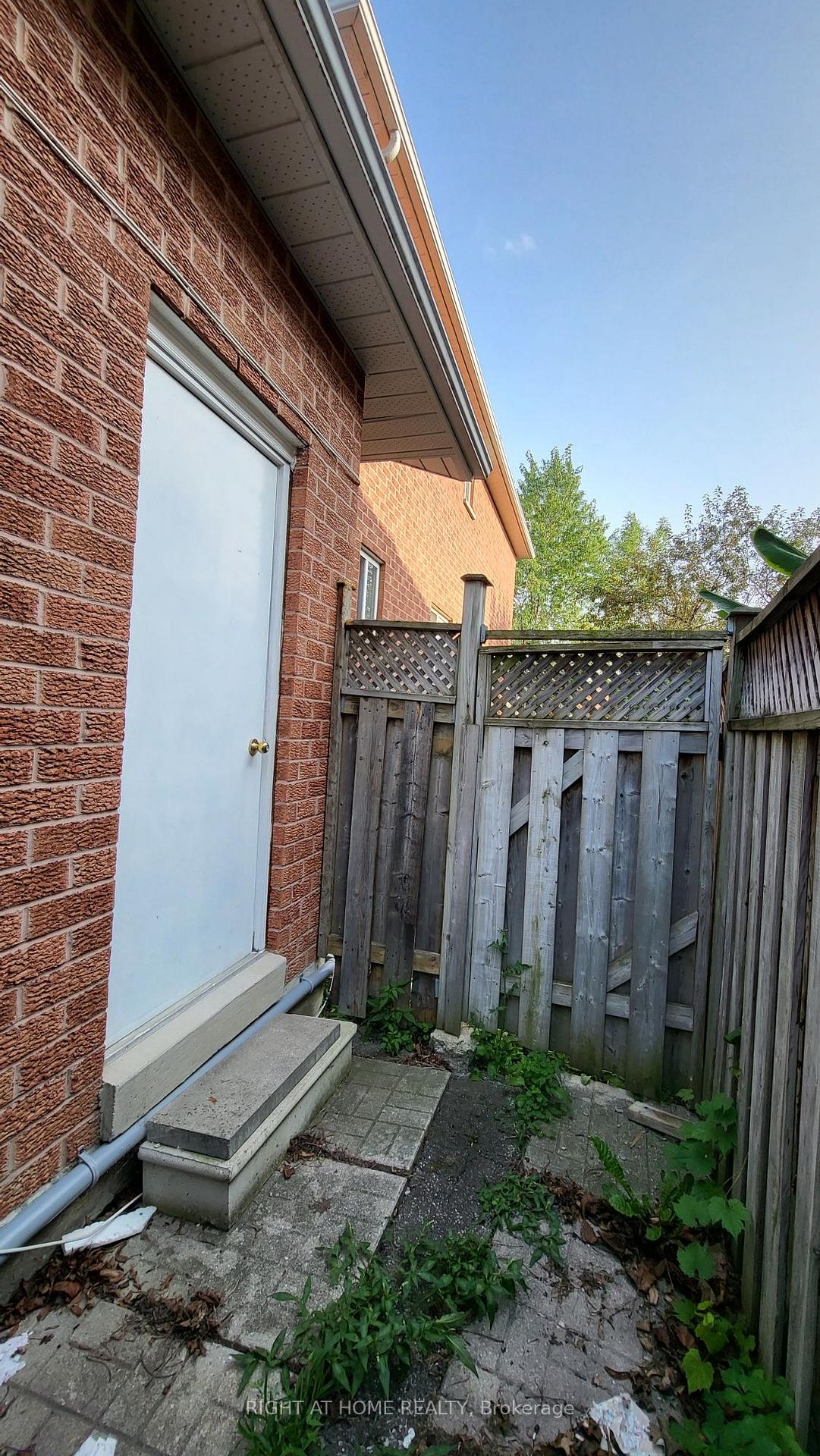 Lower - 5402 Fasdon Court, Mississauga, ON, exterior