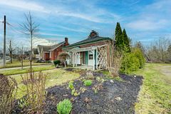 139 Stirling Avenue, Kitchener, ON, exterior