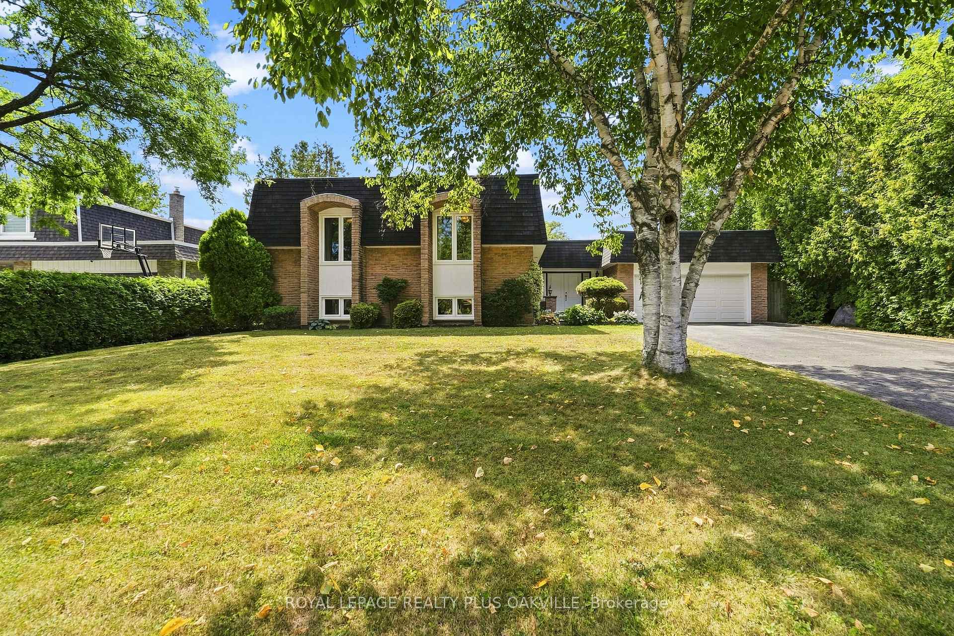 244 Willowridge Court, Oakville, ON, exterior