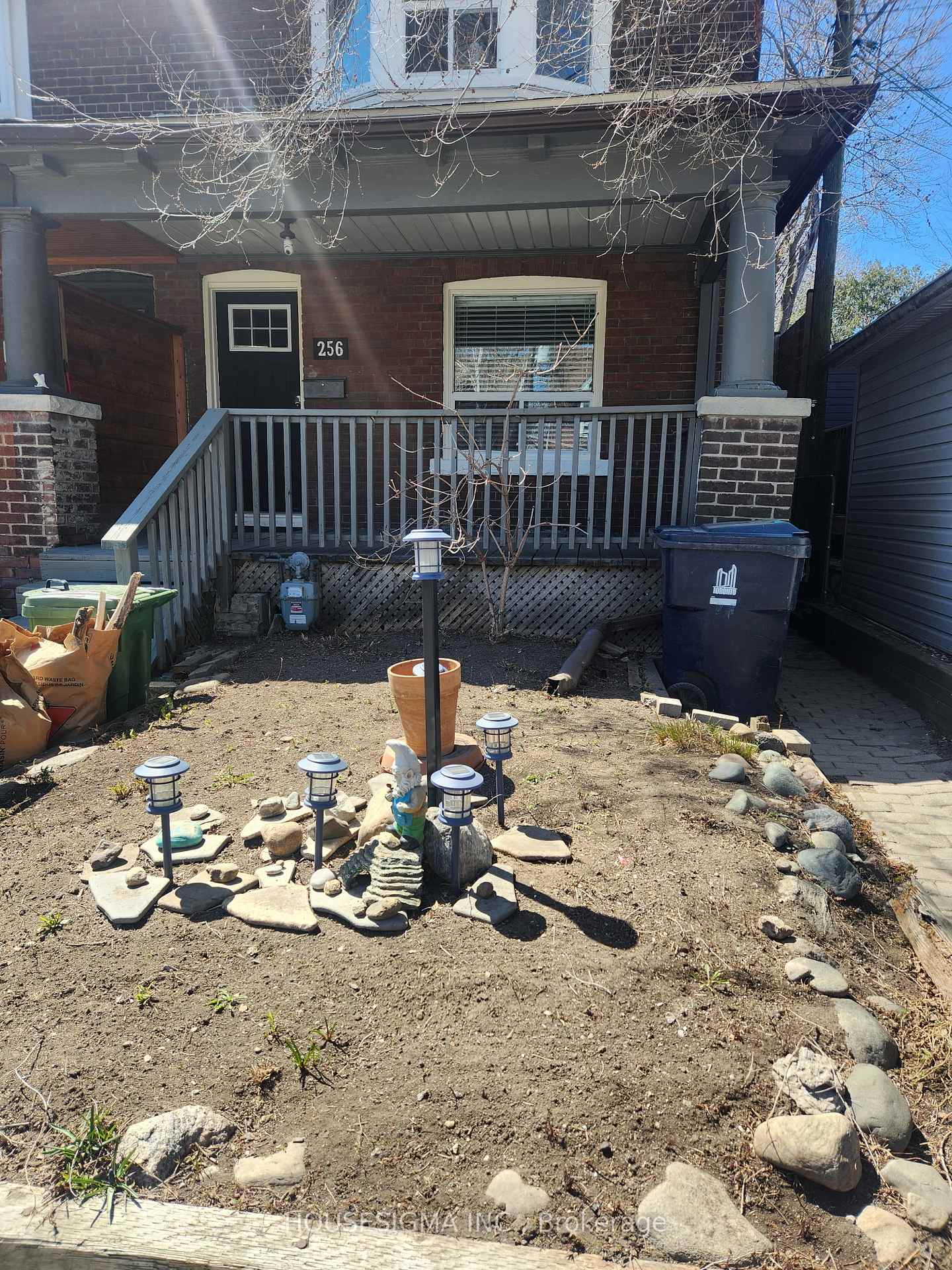256 Woodbine Avenue, Toronto E02, ON, exterior