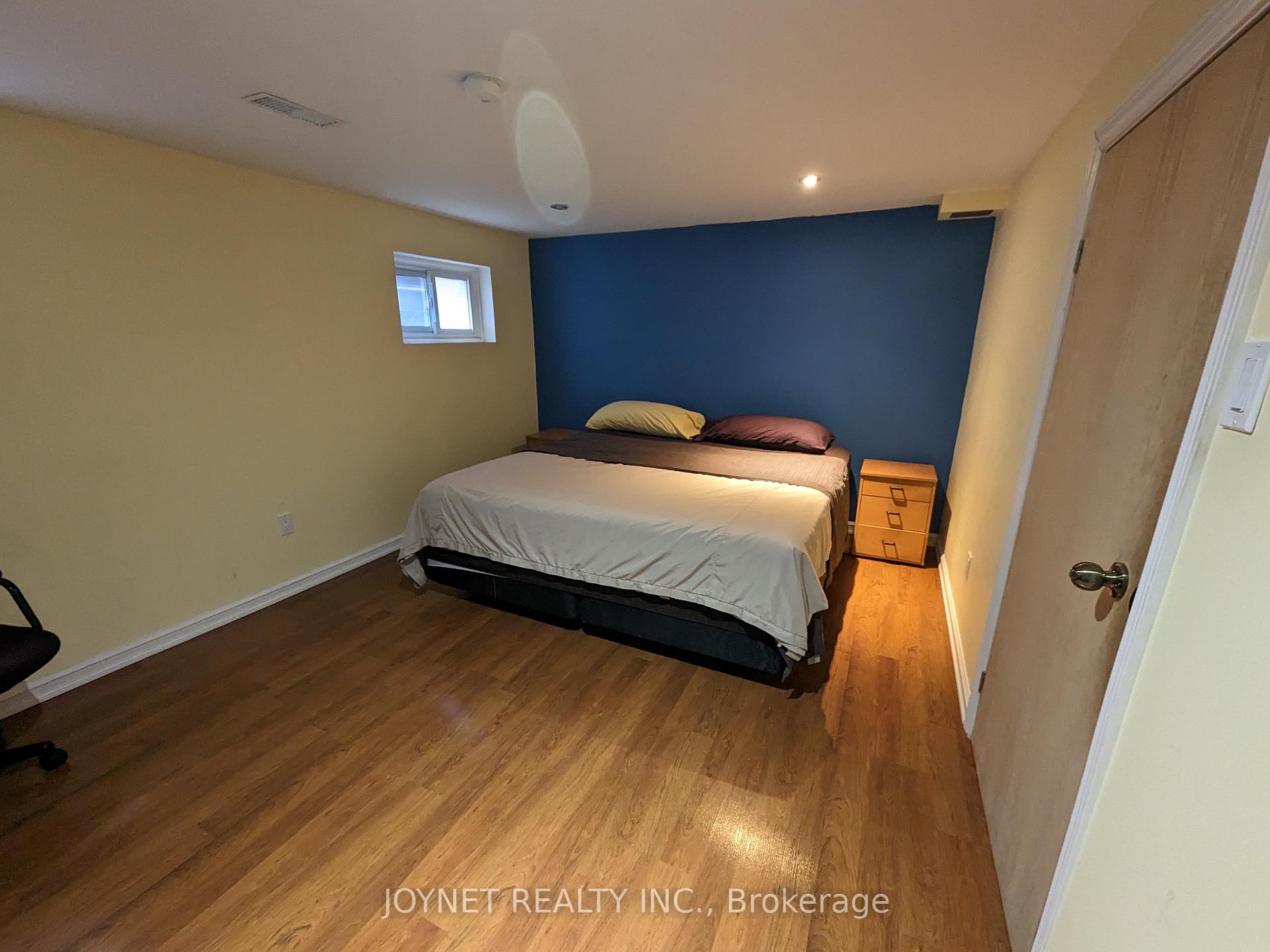 Address withheld, Toronto E05, ON, exterior