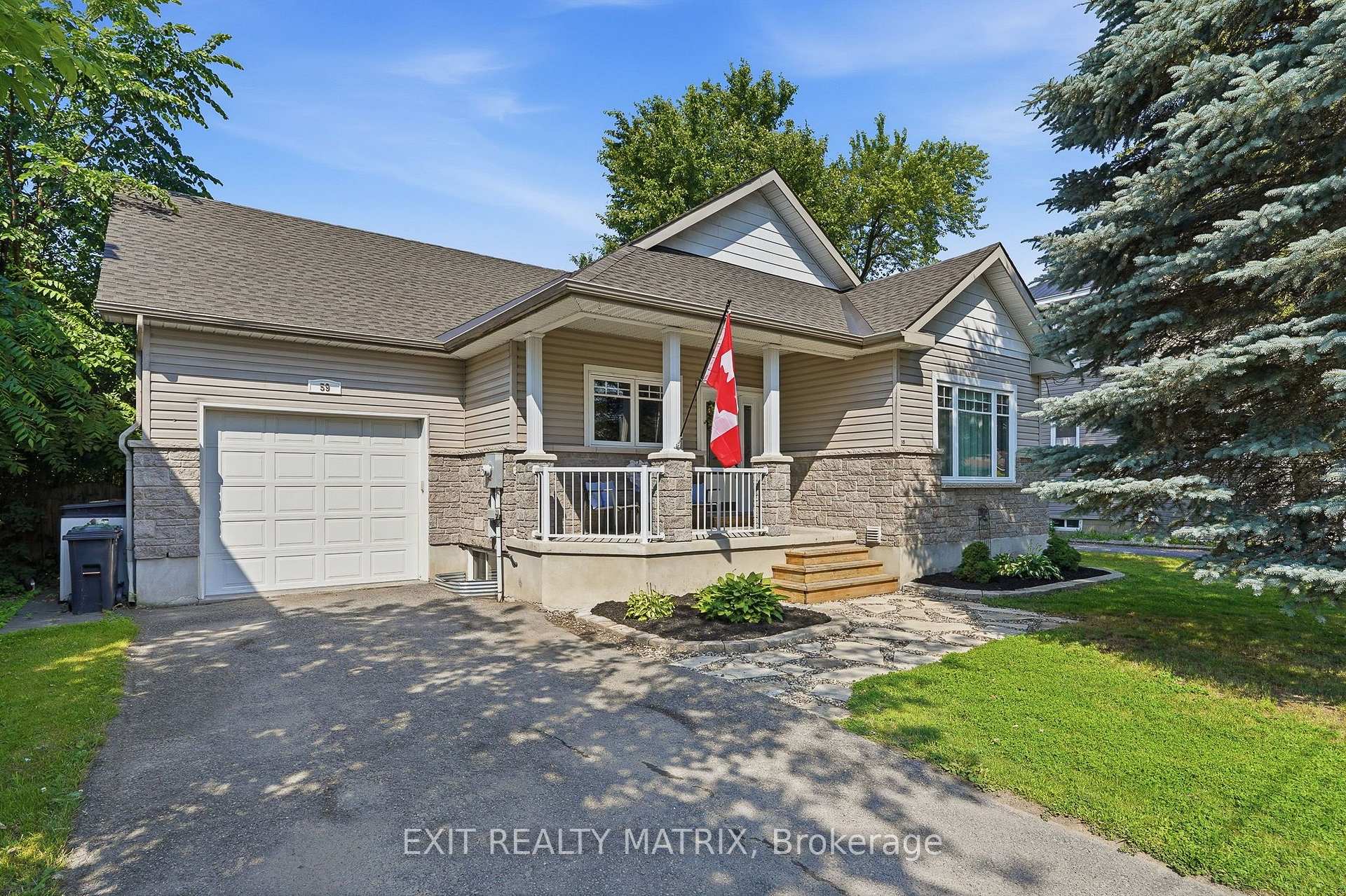 59 First Avenue, Russell, ON, exterior