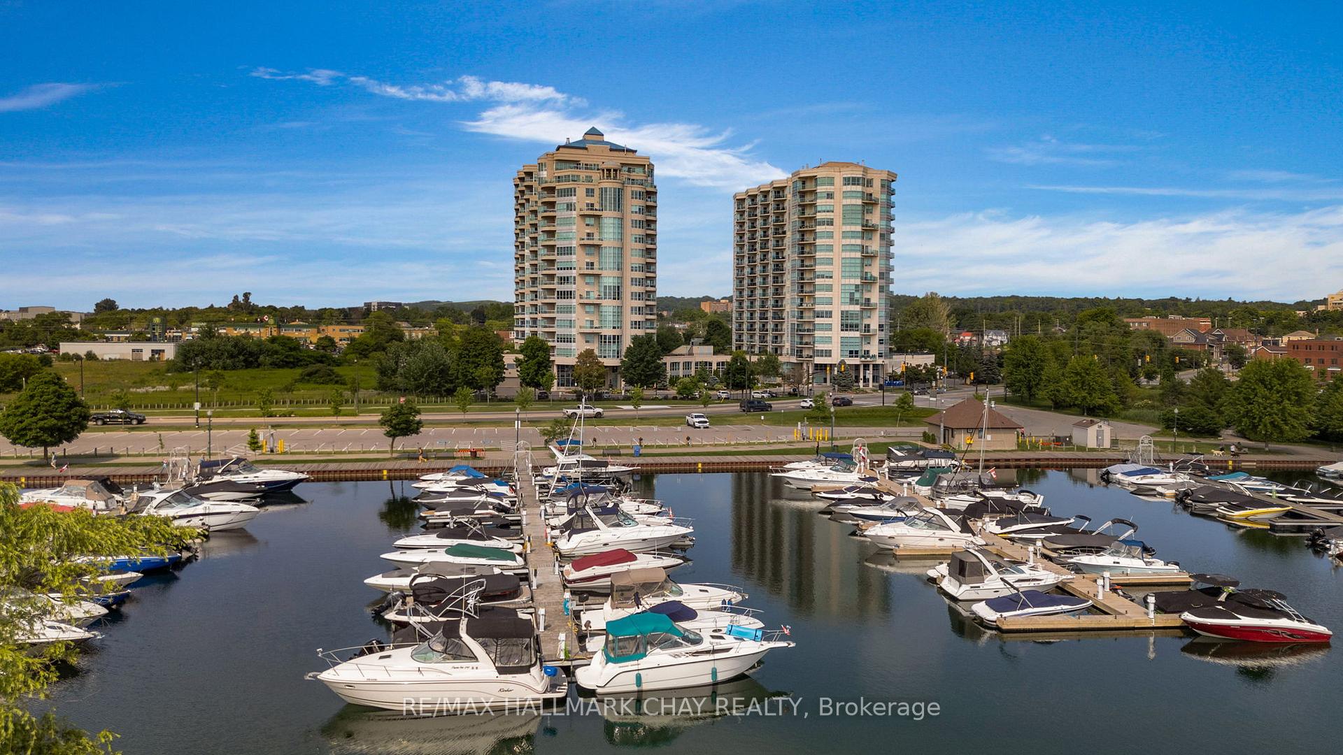 302 - 6 Toronto Street, Barrie, ON, exterior