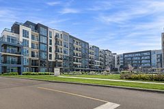 516 - 16 Concord Place, Grimsby, ON, exterior
