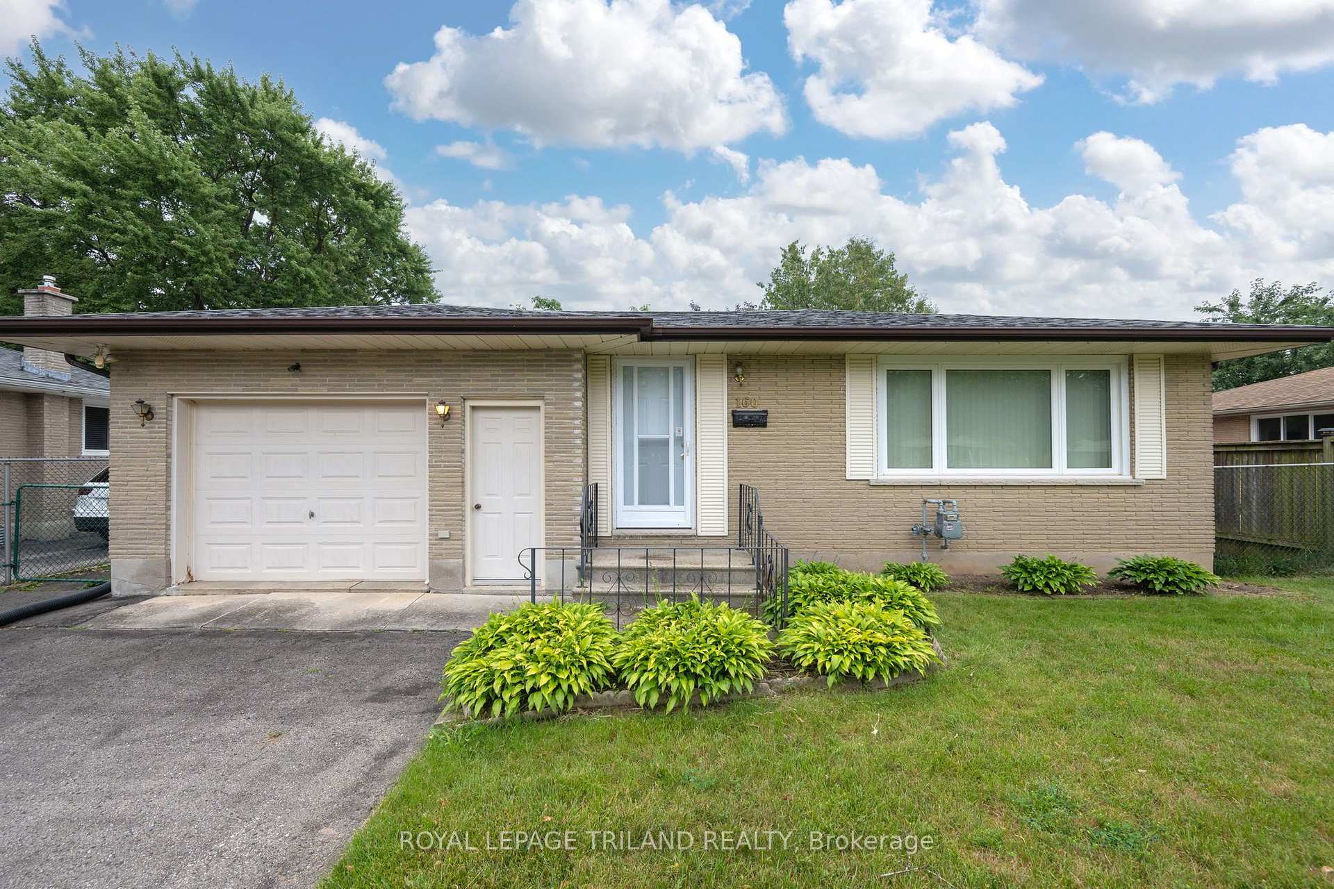 160 Wellesley Crescent, London East, ON, exterior