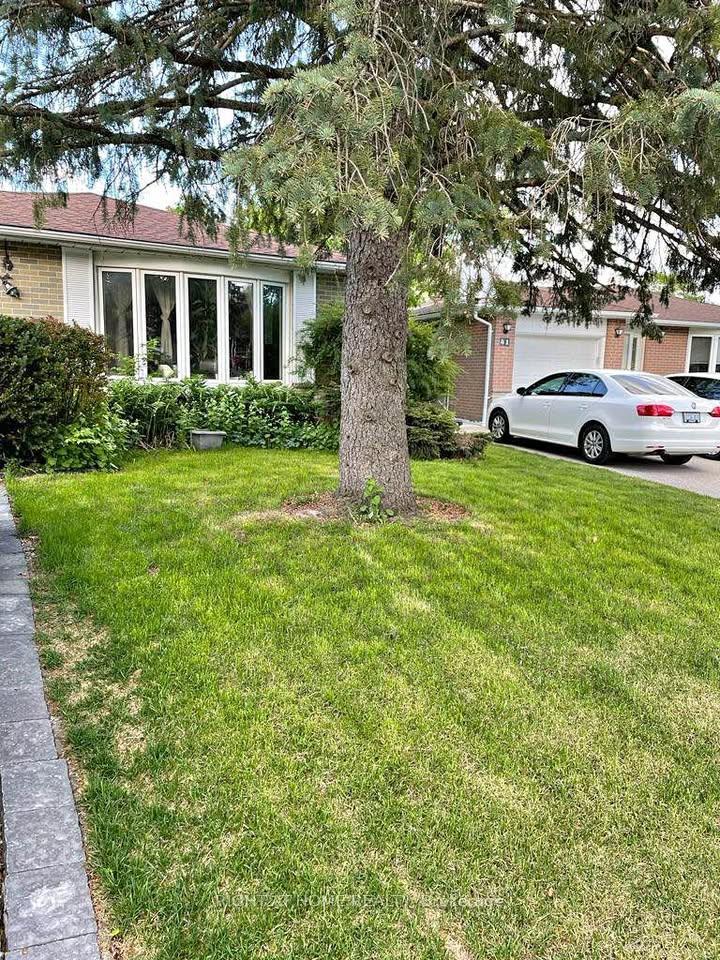39 Devins Drive, Aurora, ON, exterior