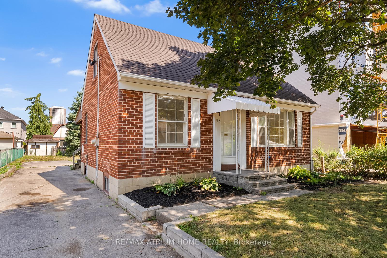 132 Homewood Avenue, Toronto C07, ON, exterior