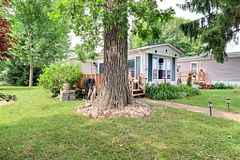 15 - 200 Agnes Street, Thames Centre, ON, exterior