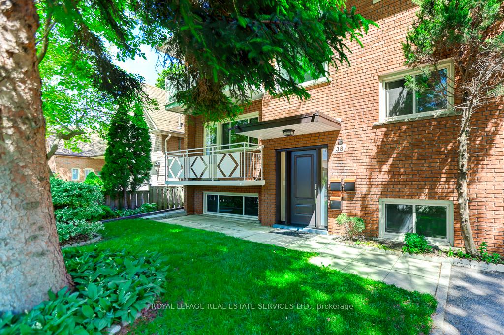 38 Jellicoe Avenue, Toronto W06, ON, exterior
