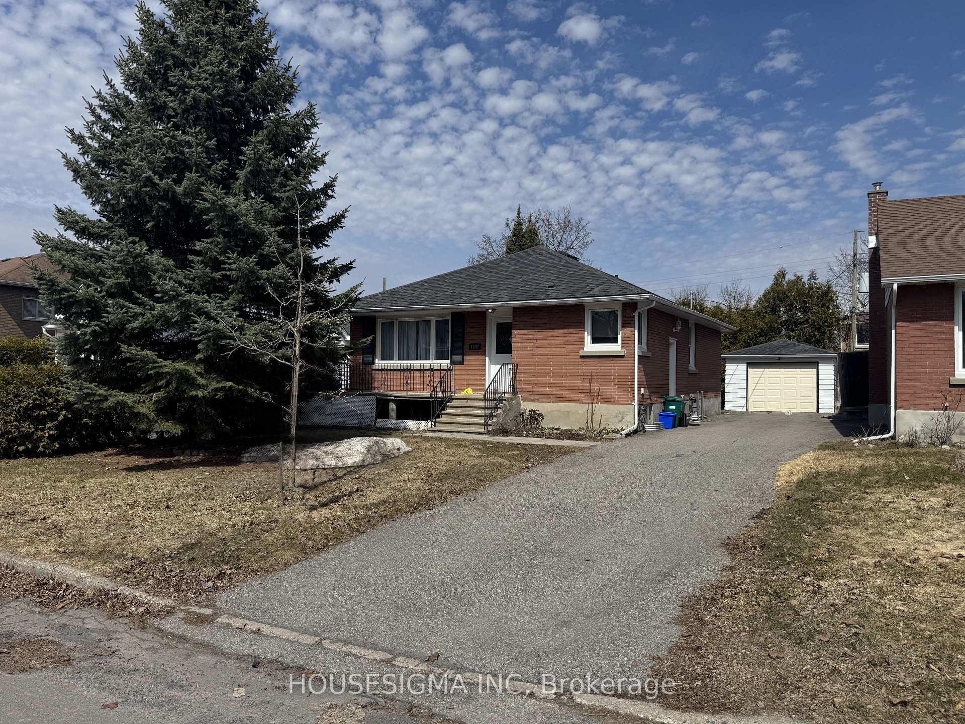 1047 Richard Avenue, Billings Bridge - Riverside Park and Area, ON, exterior