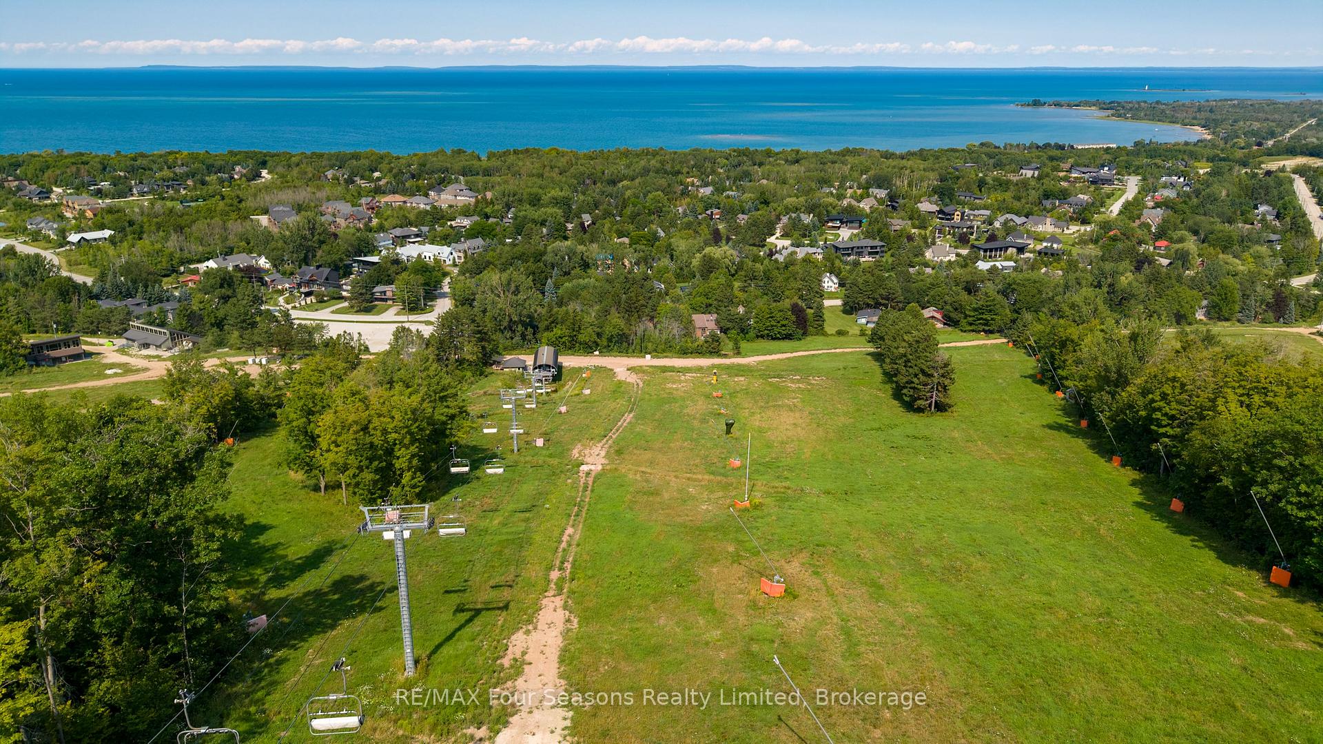 44 - 214 Blueski George Crescent, Blue Mountains, ON, exterior