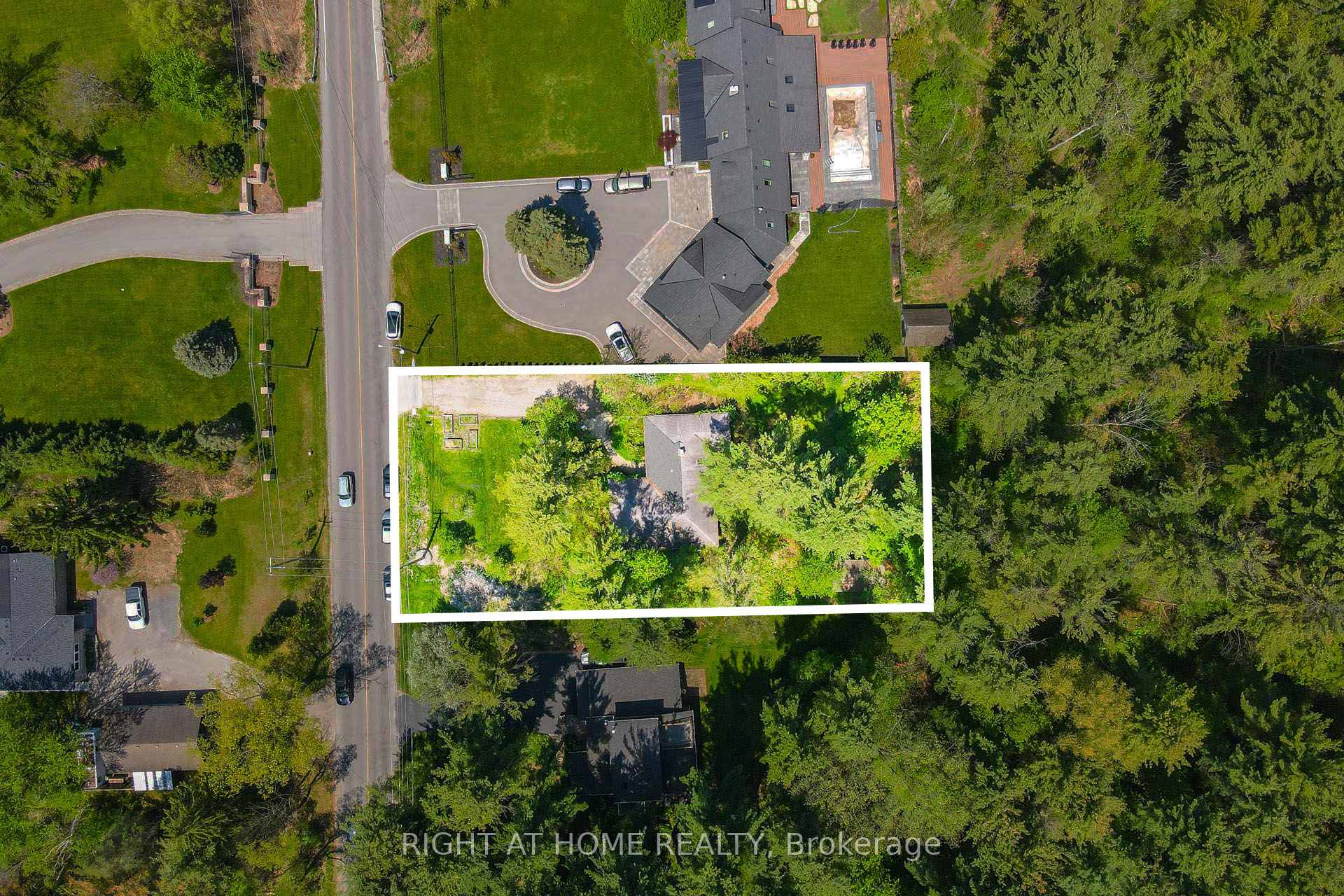 255 Shaver Road, Hamilton, ON, exterior