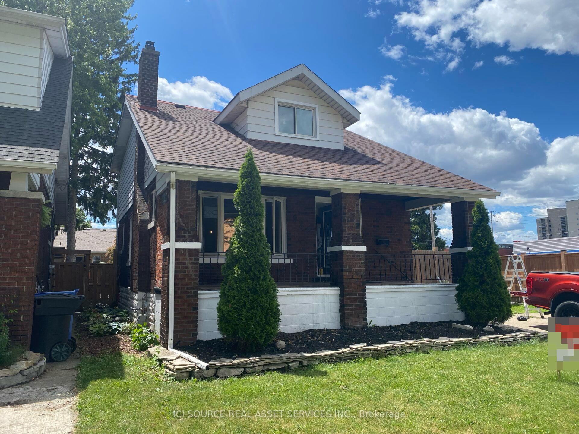 825 Raymo Road, Windsor, ON, exterior