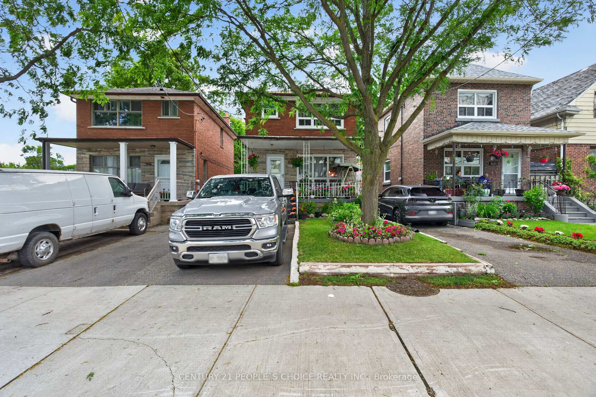 750 Jane Street, Toronto W03, ON, exterior
