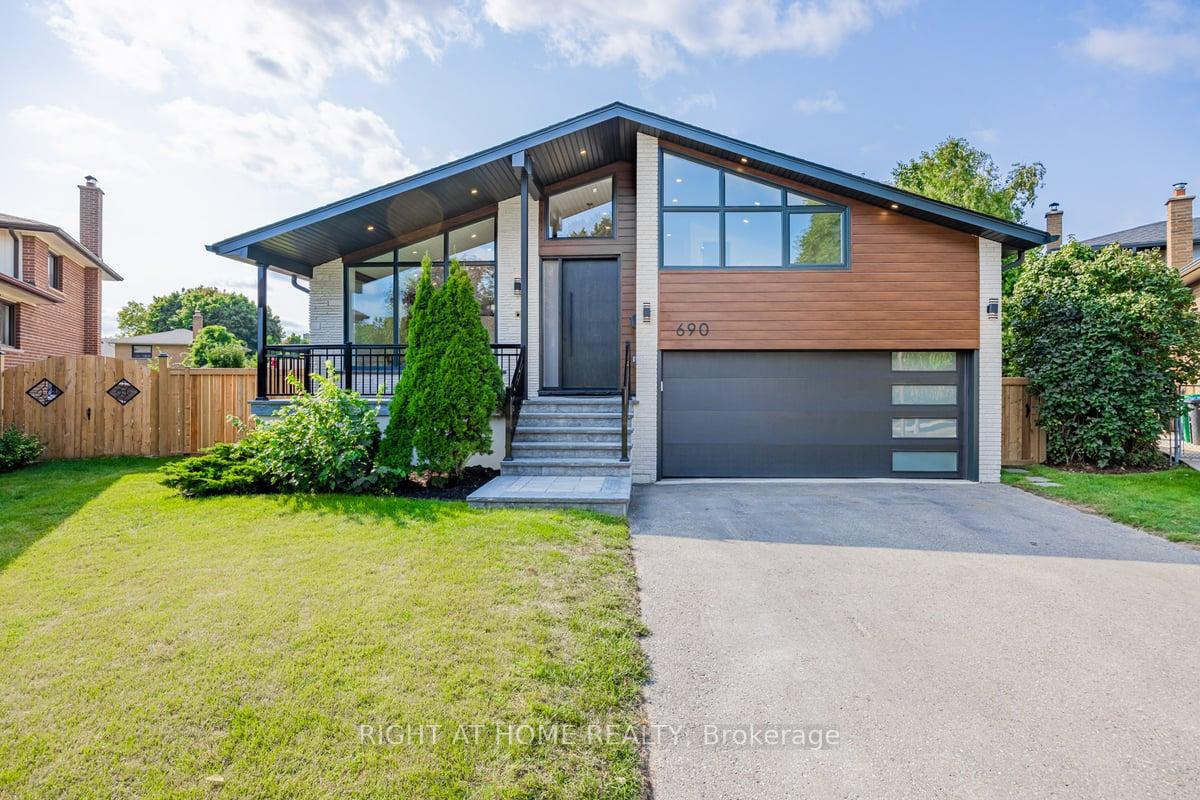 690 Hillman Crescent, Mississauga, ON, exterior